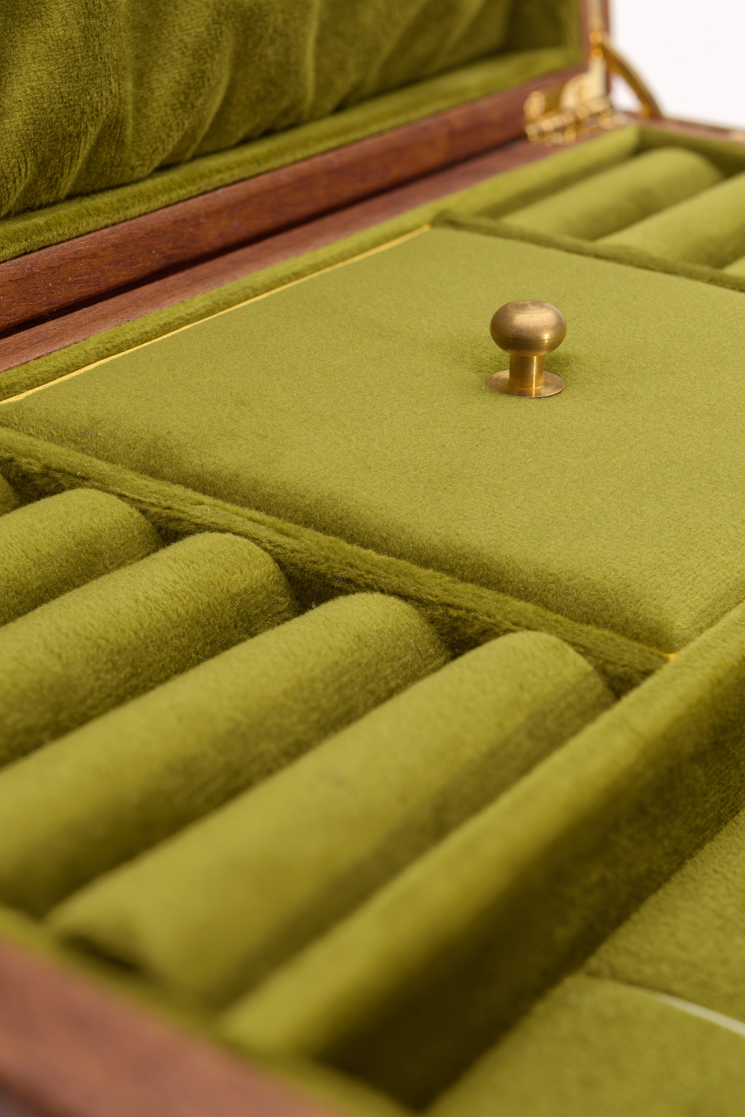 Ювелирная шкатулка коричневая. Fotolux