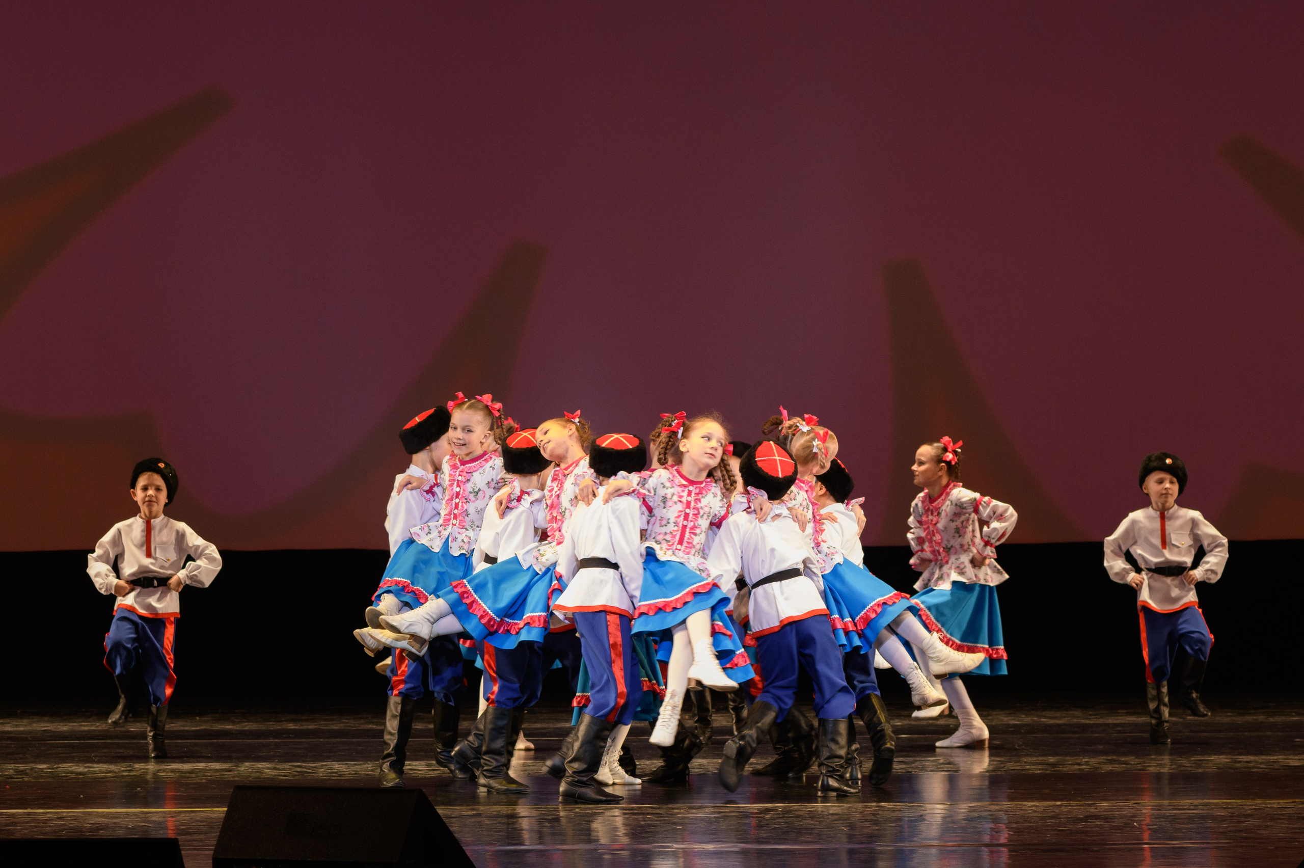 23 апреля, часть 2, БКЗ Октябрьский, г. Санкт-Петербург. Золотое яблочко