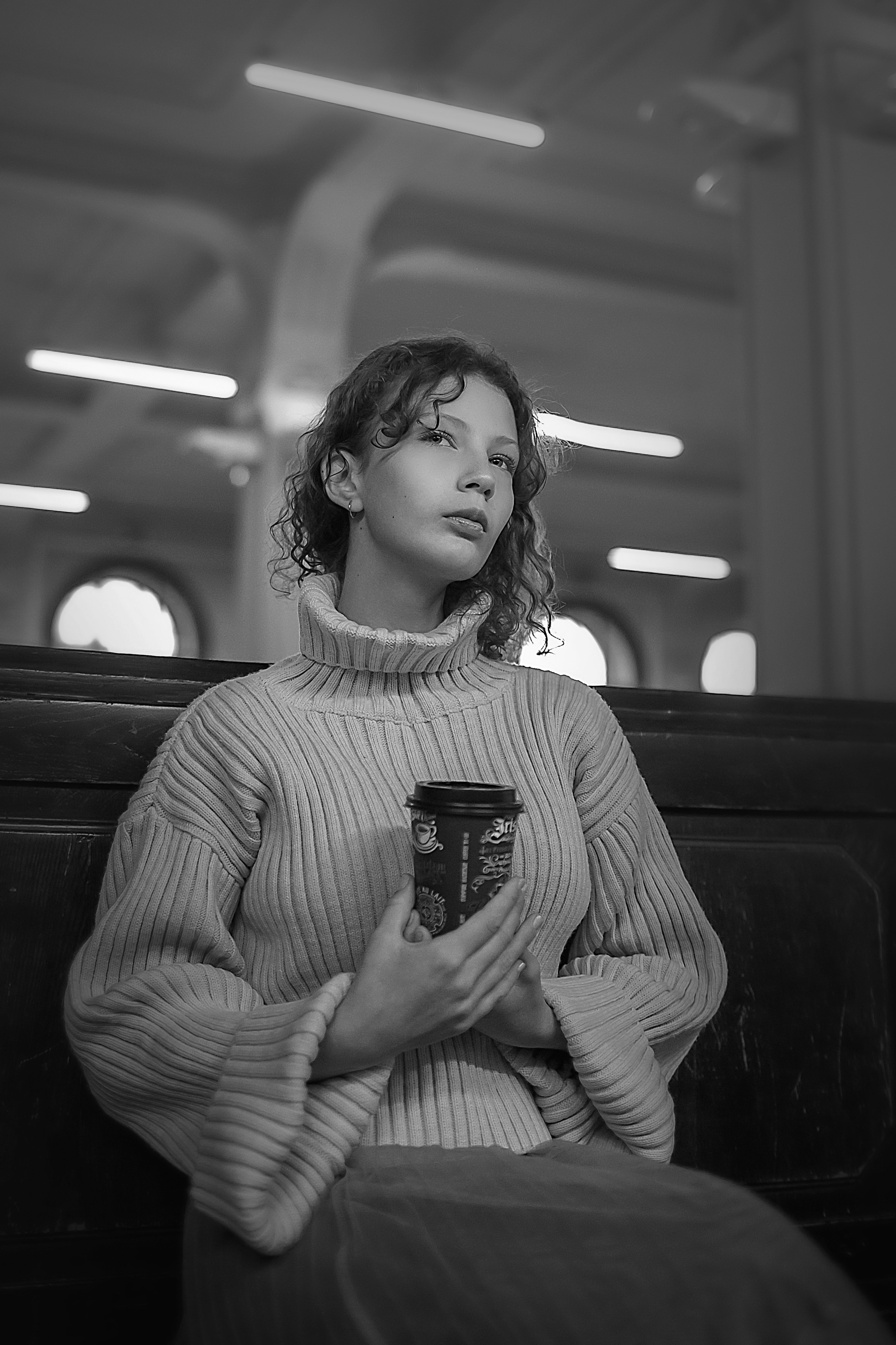 Кира. Витебский вокзал. Семейный фотограф в Санкт-Петербурге