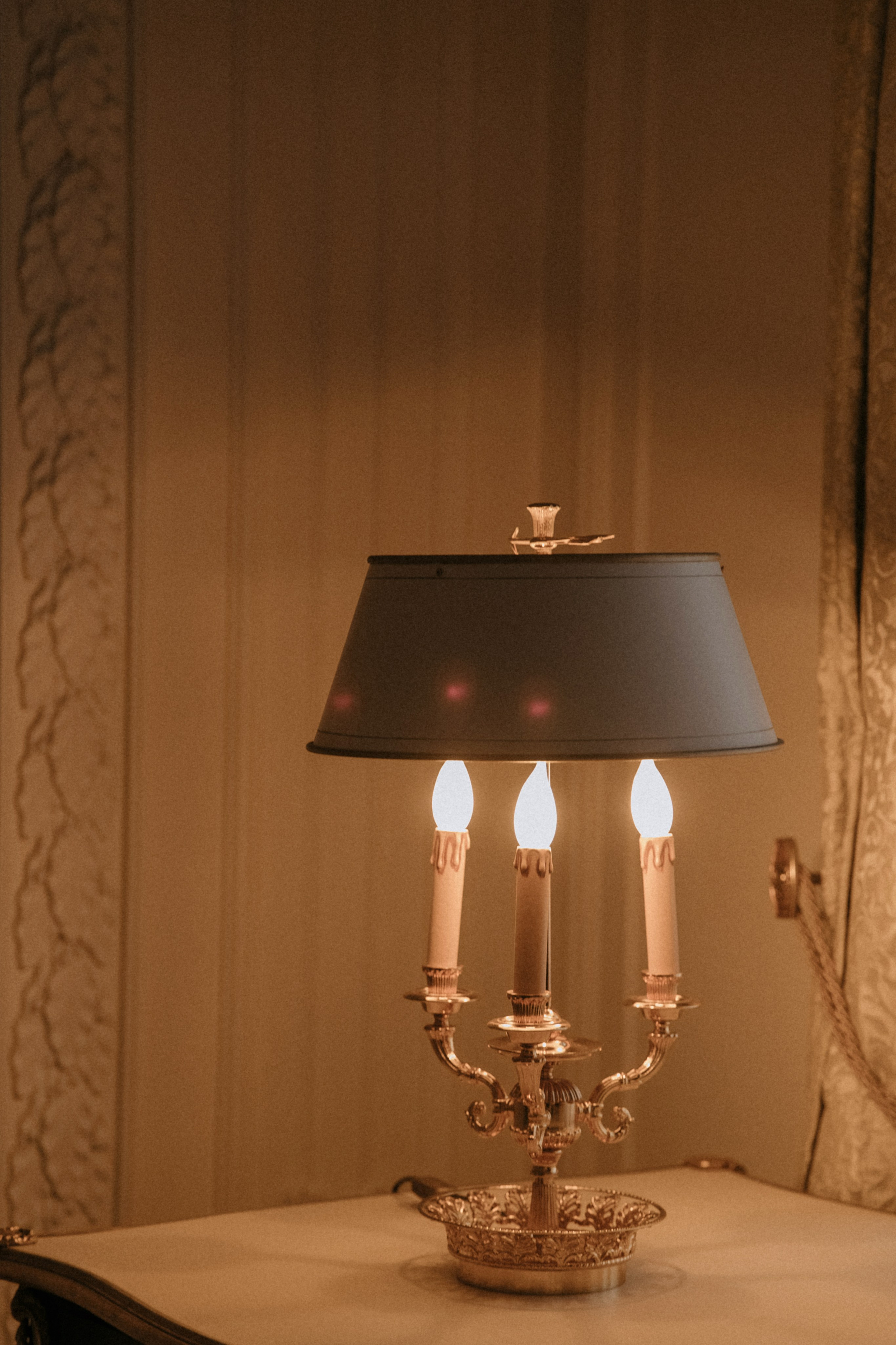 Свадебная фотосъемка в отеле Савой. Свадебный фотограф Москва