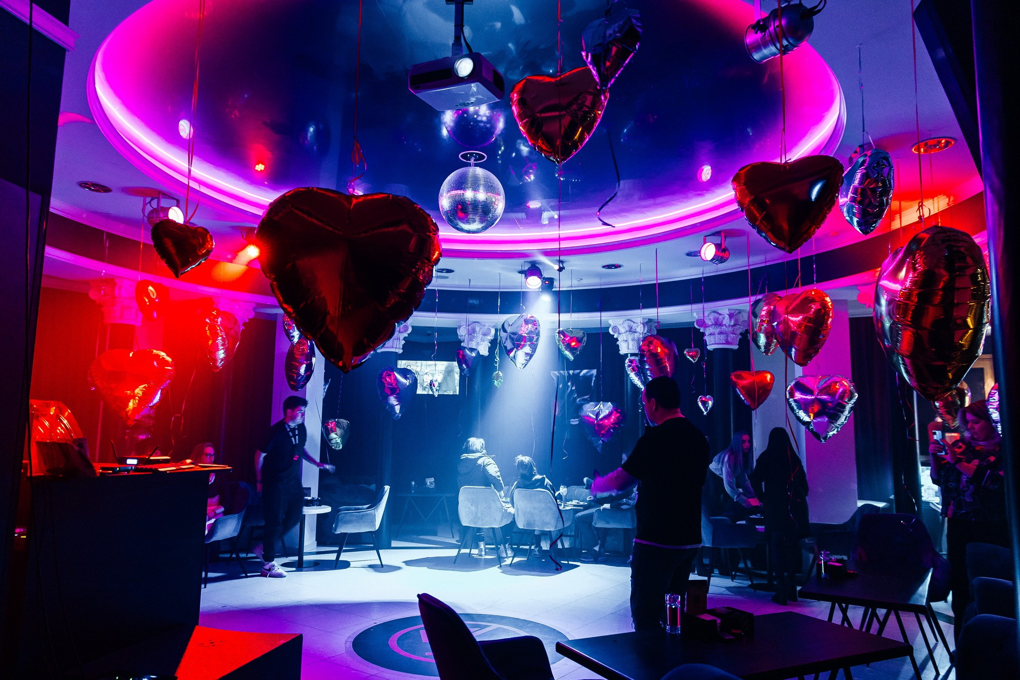 День Влюблённых в лаунж-баре Major 2024. Свадебный, семейный и детский фотограф в Калининграде Елена Кравцова