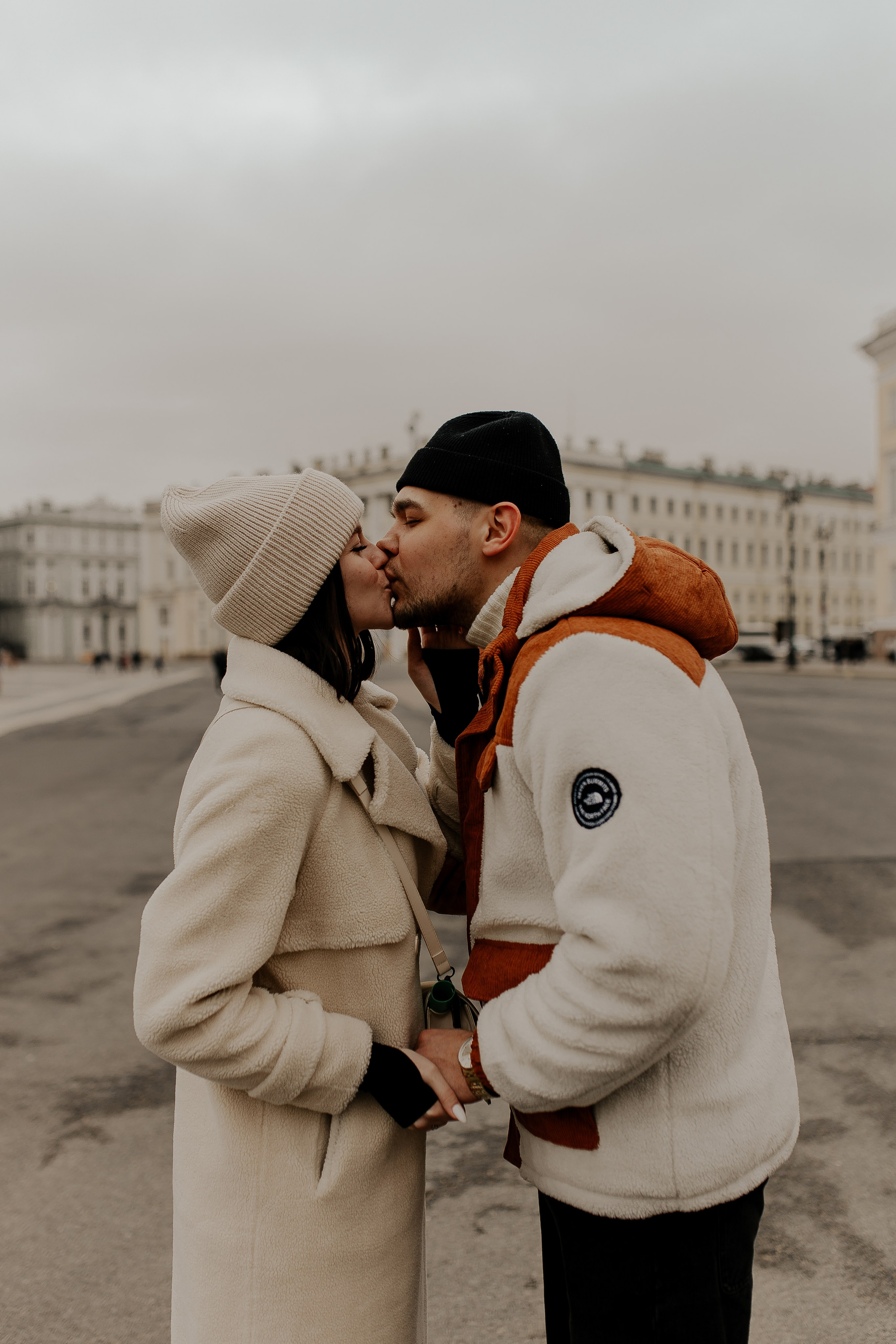 Lovestory на дворцовой площади. Фотограф в Санкт-Петербурге Лиза Семченкова