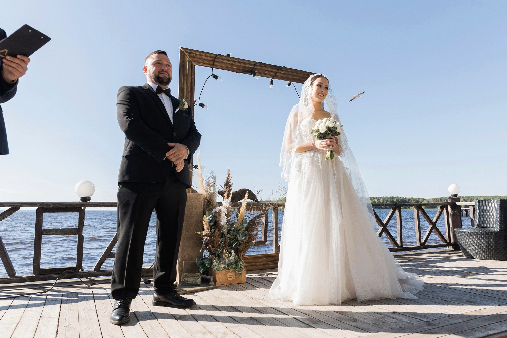 Свадебная фотосессия на берегу Горьковского моря. Свадебный фотограф в Нижнем Новгороде и Москве Сергей Воробьев