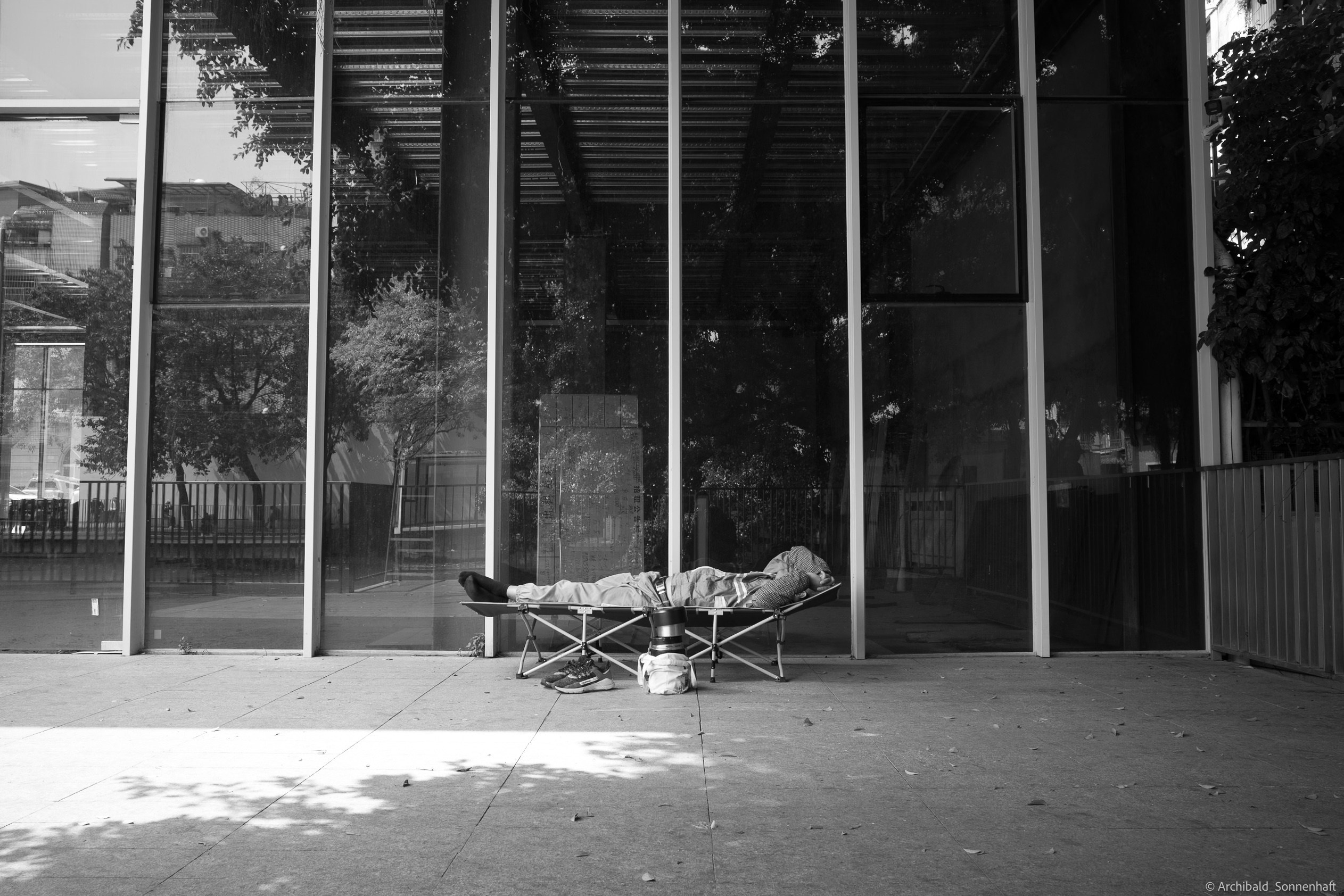 Shipai Urban Village. Photographer in Guangzhou, China. Archibald Sonnenhaft