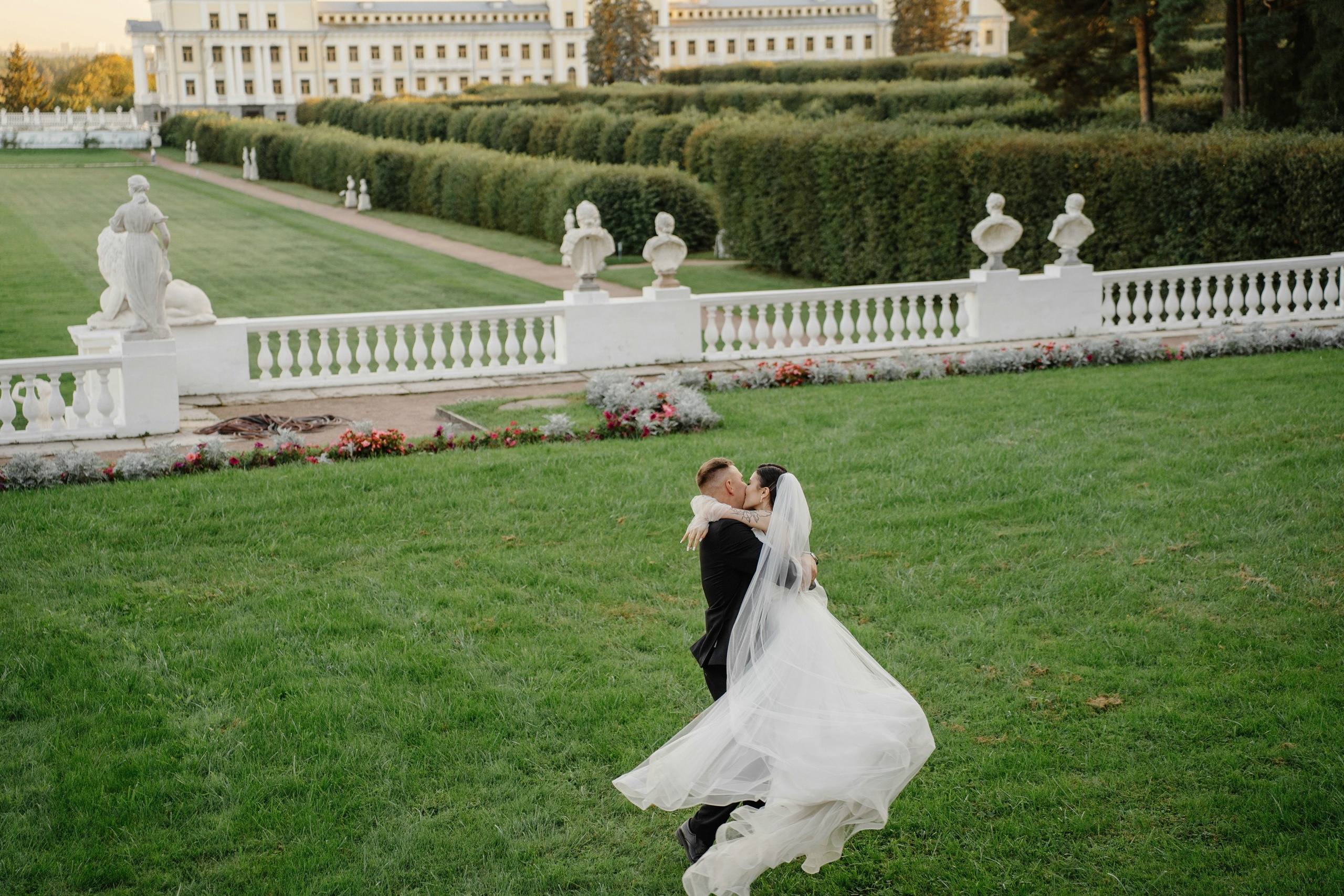 Свадьба в усадьбе Архангельское. Свадебный и семейный фотограф в Москве Светлана Зоткина