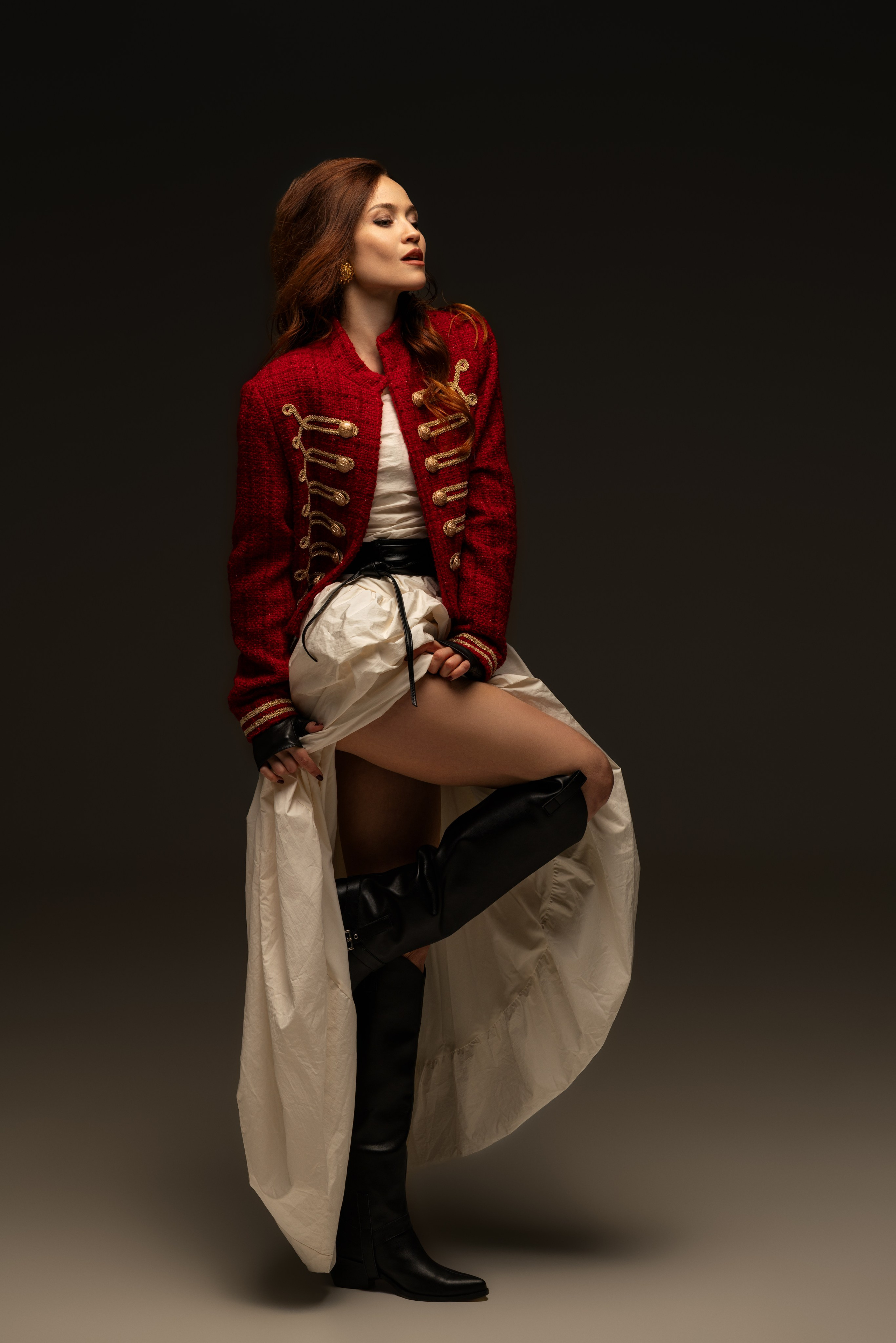 Студийная съемка с Еленой на циклораме с импульсным светом в формате для «себя». Дмитрий Шульгин, портретный фотограф в Воронеже