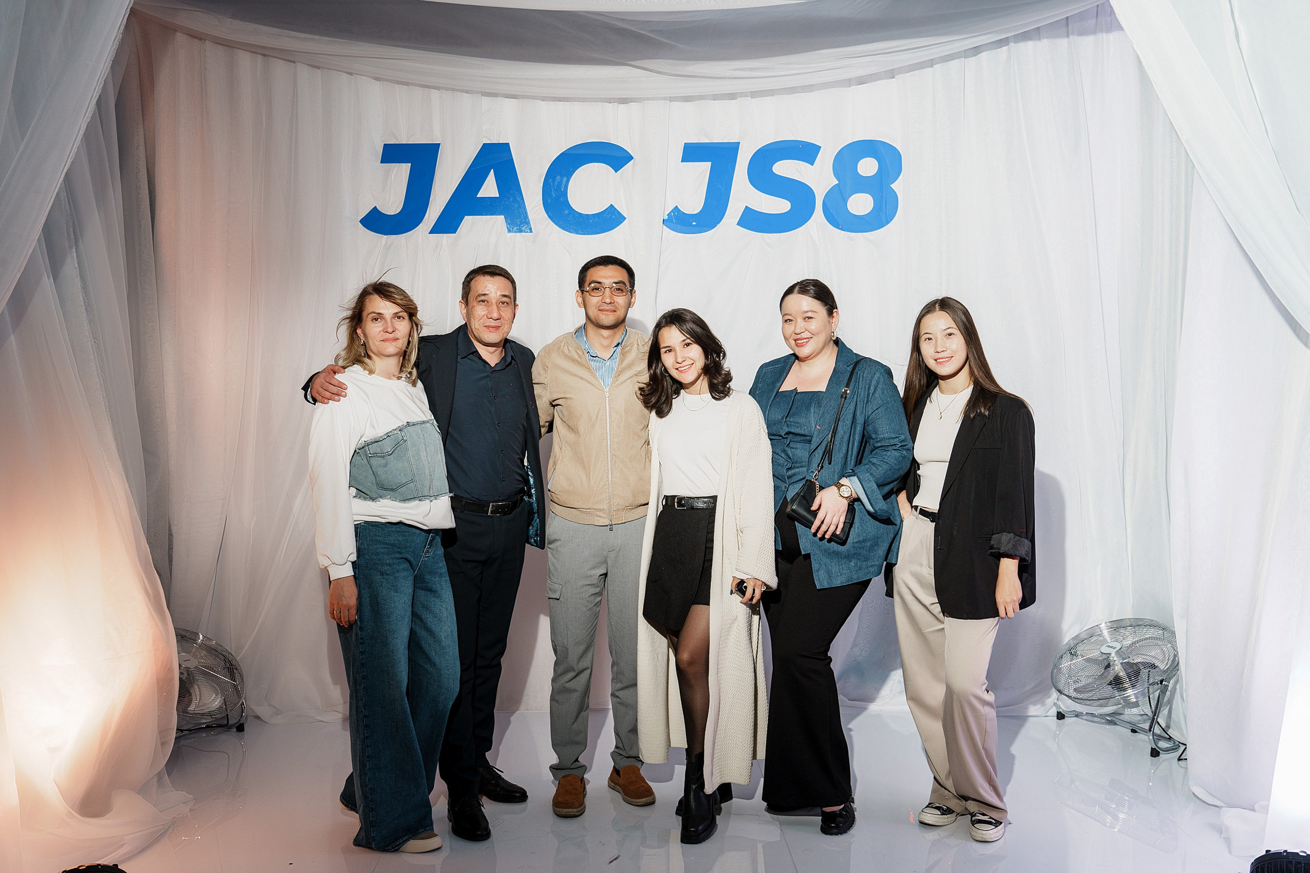 Презентация новой моделей JAC JS8. Фотограф TAULAN_1