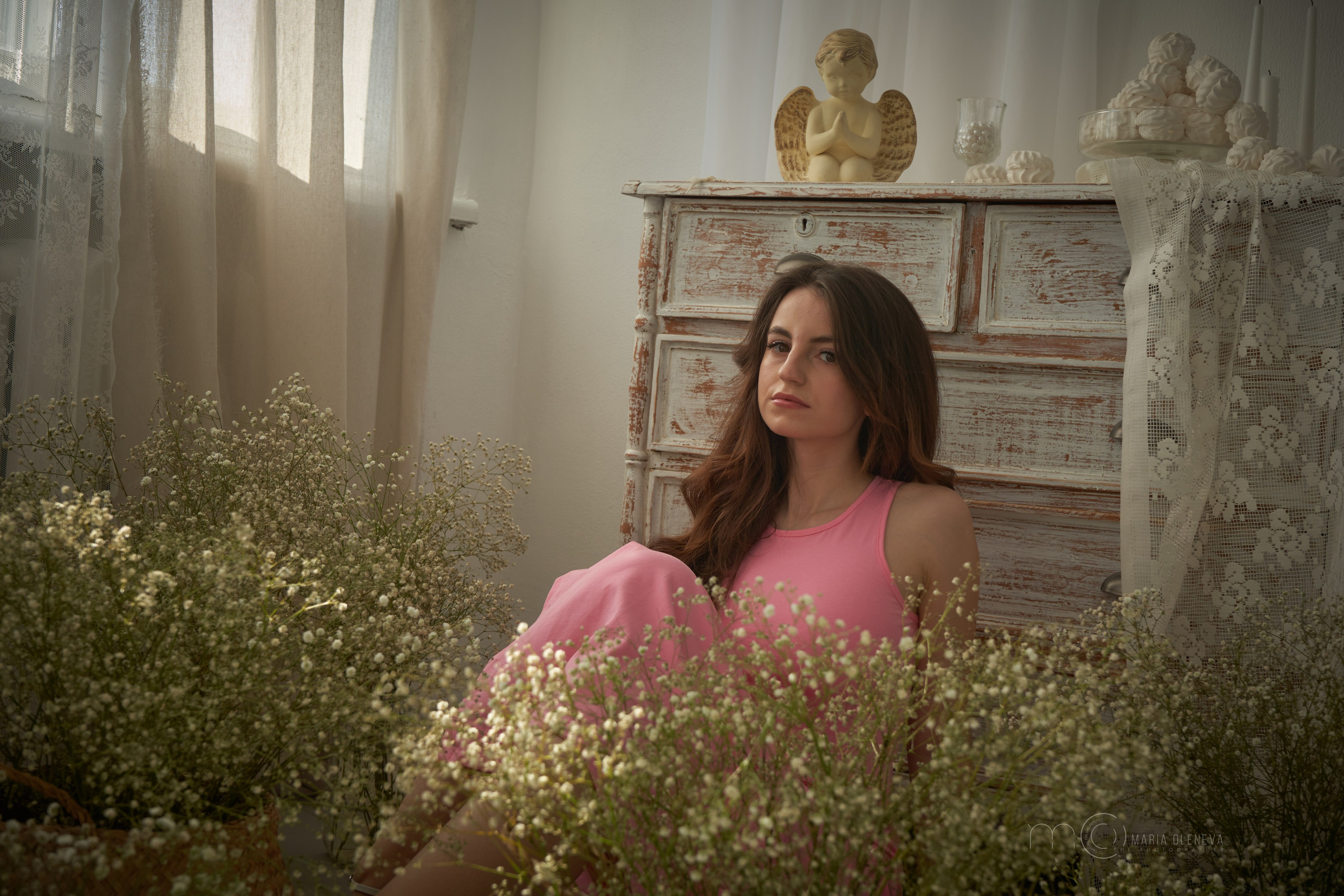 Настя в цветах. Фотограф Мария Оленева