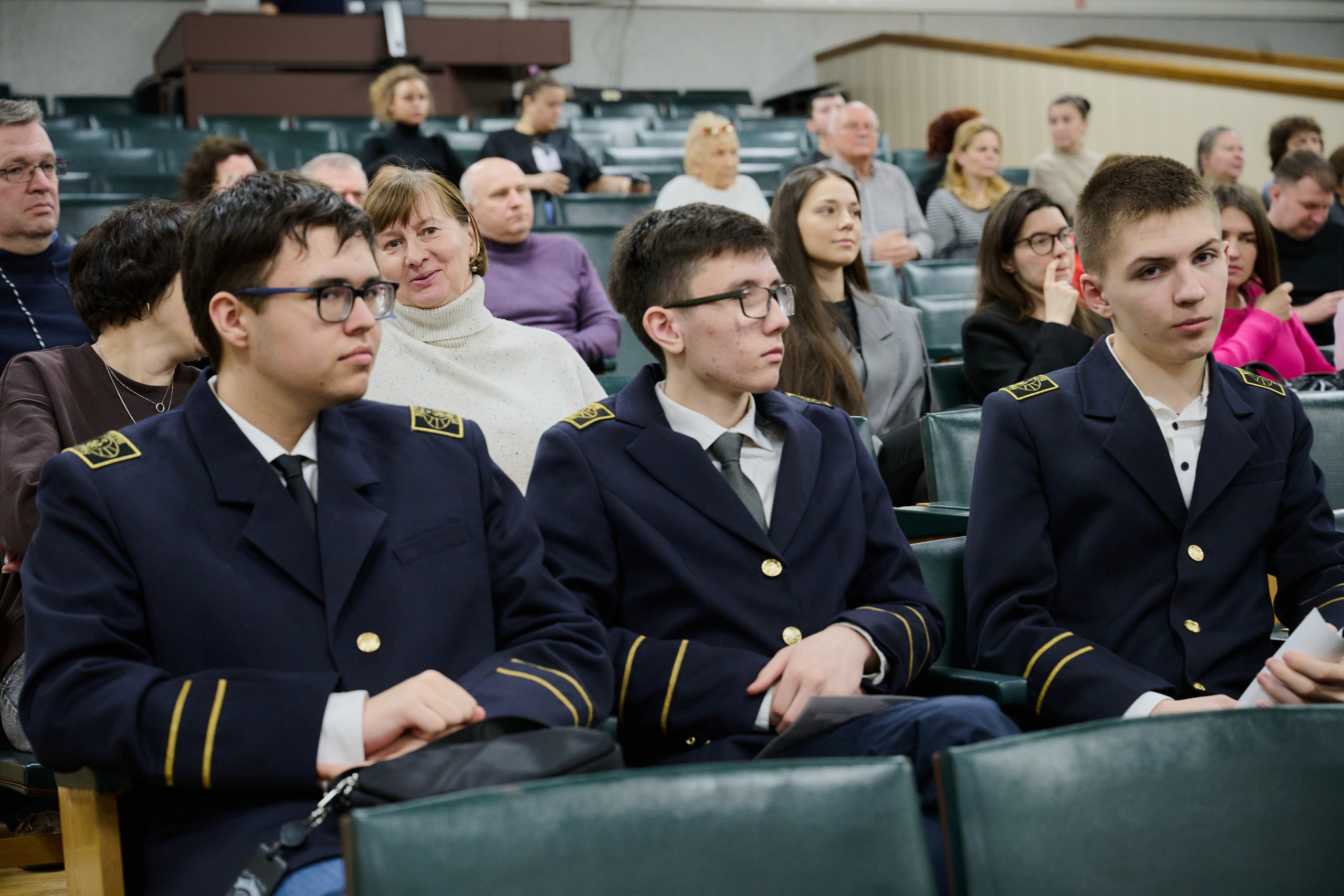 Фотовыставка «Территории» в Росгеолфонде. Фотограф Роман Адлер