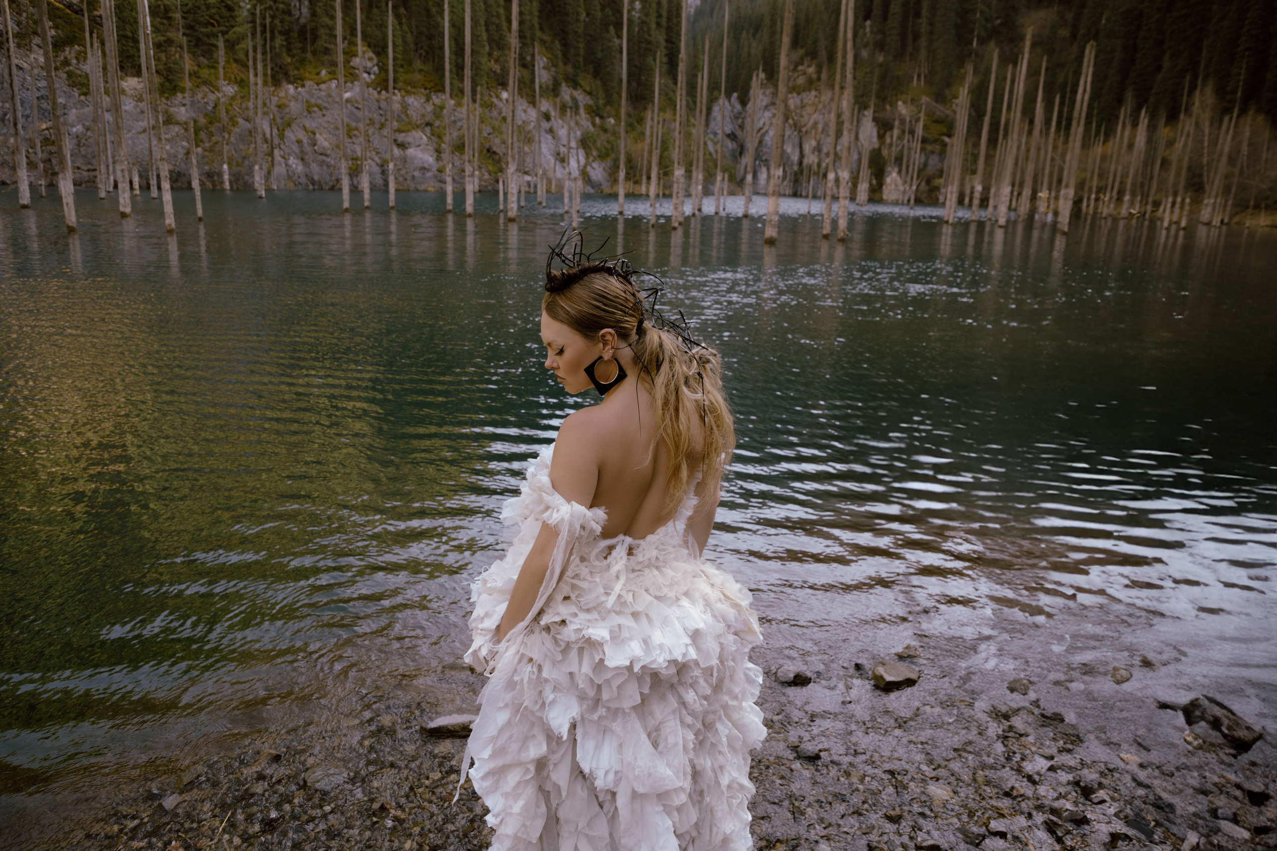 Озеро/ Софа. Art & Fashion фотограф Москва Анна Курмаева