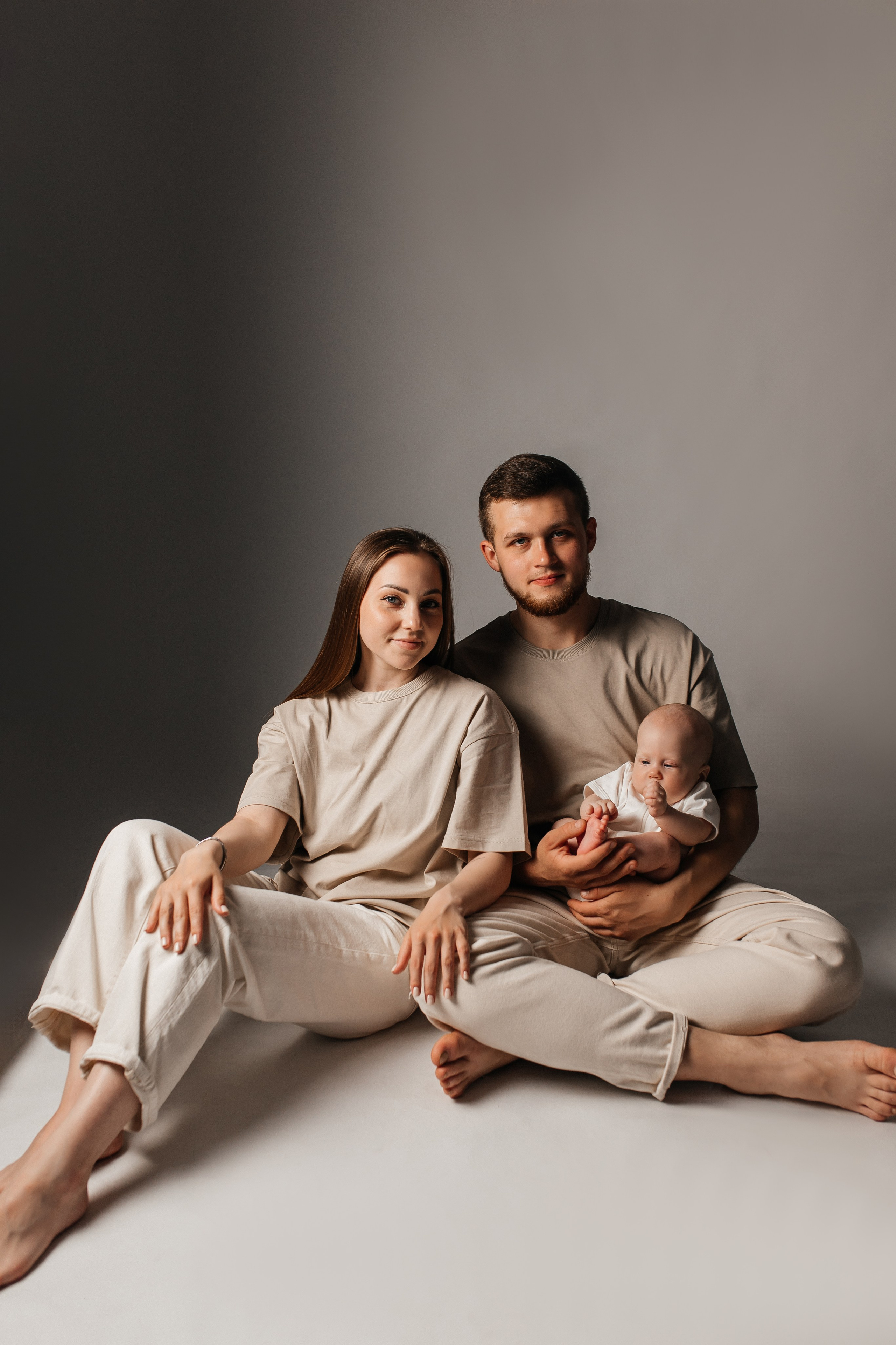 Семейная в студии. Семейный фотограф Клименко Дарья в станице Ленинградская