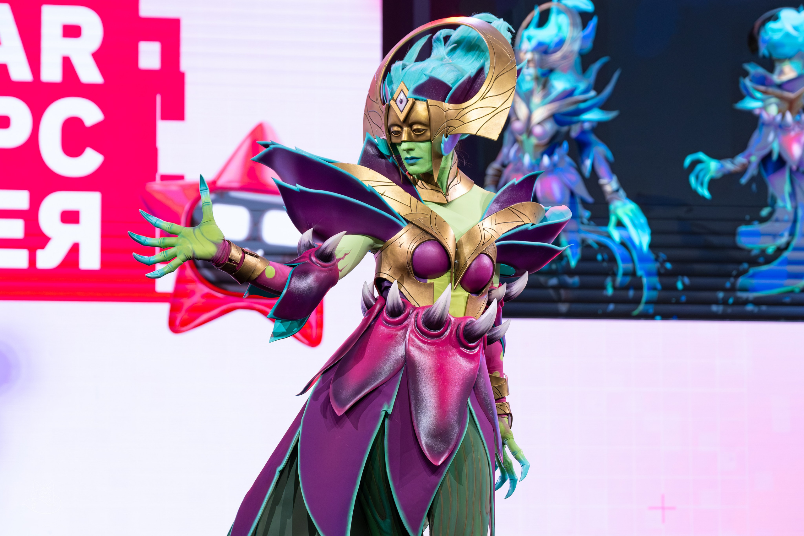 Сцена РЭД ЭКСПО 2024. Косплей фотограф