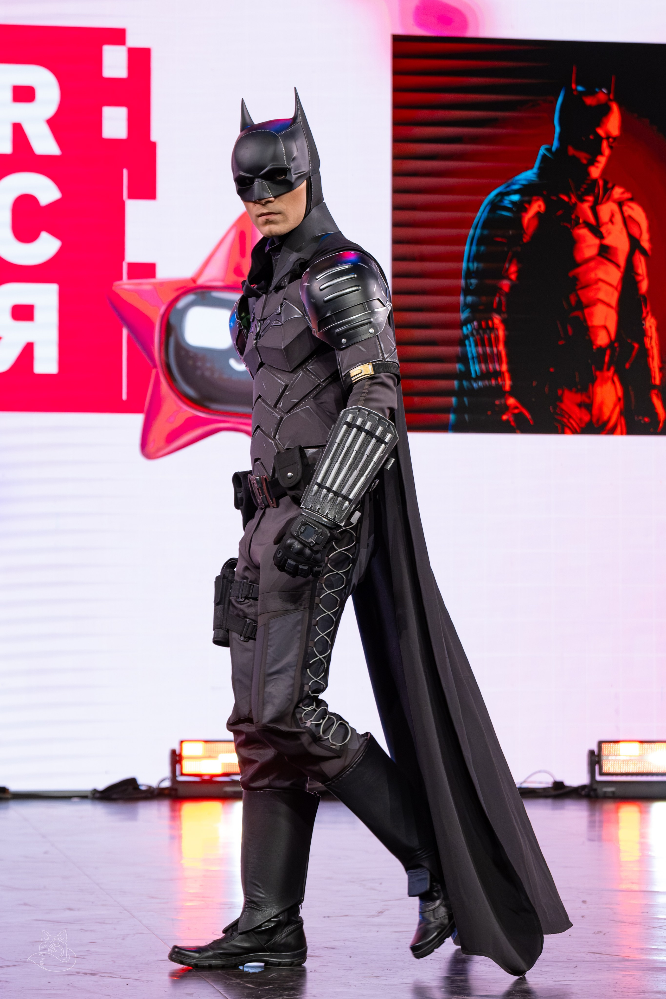 Сцена РЭД ЭКСПО 2024. Косплей фотограф