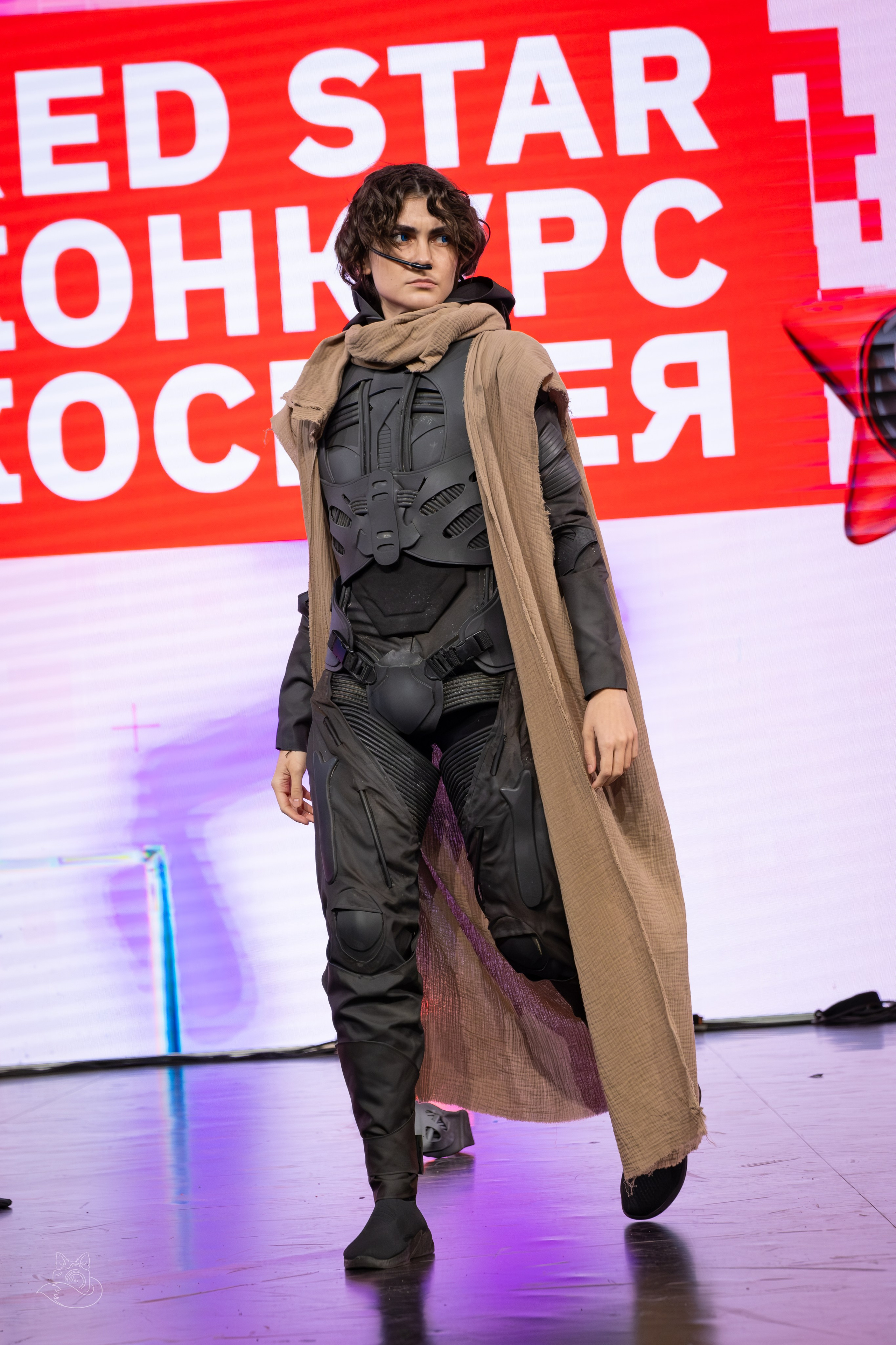 Сцена РЭД ЭКСПО 2024. Косплей фотограф