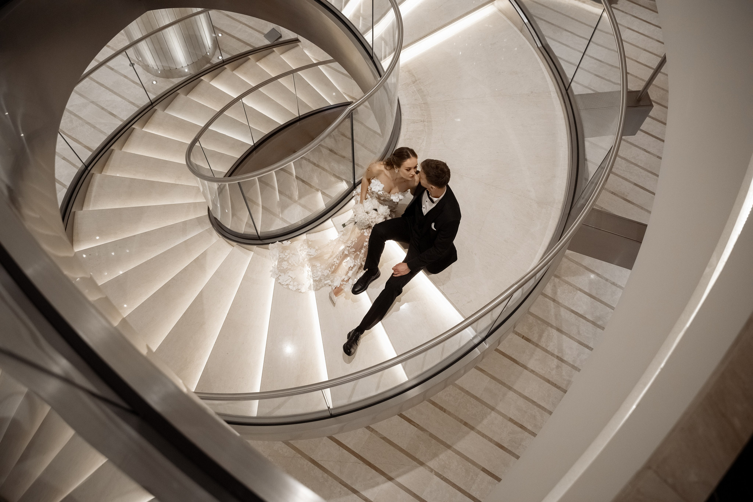 Стильная свадебная фотосессия Москва | Свадебный фотограф. Фотограф брендов и бизнеса в Москве Алексей Сентюрин