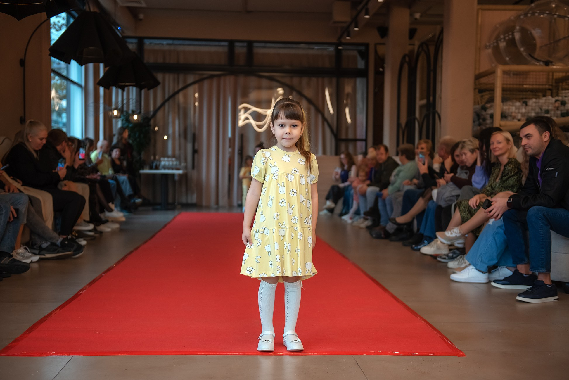 HAPPYkids дефиле в день мамы. Семейный и коммерческий фотограф в Сочи Александр Бодунов