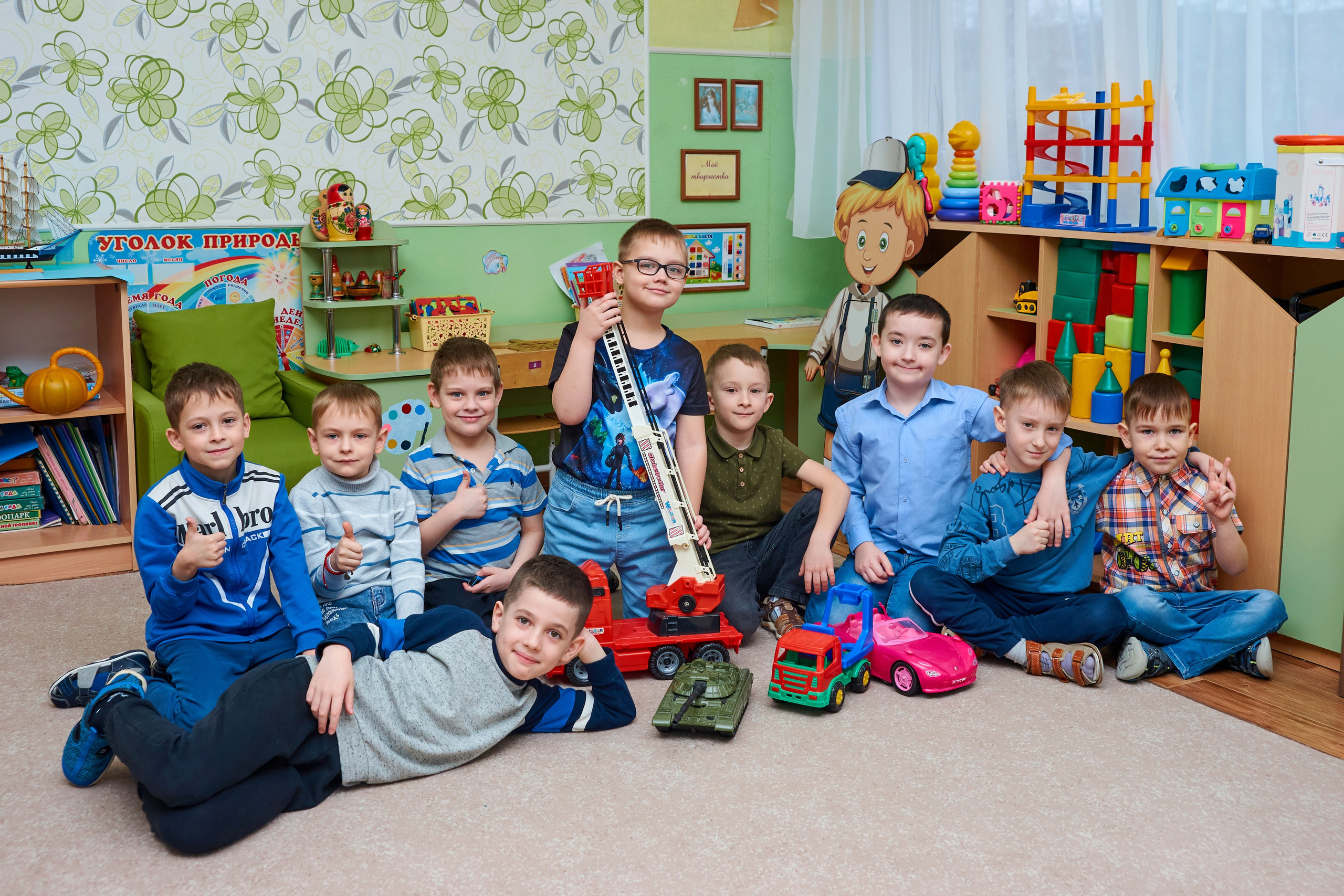 Игры и занятия в группе. Childrenfoto.ru