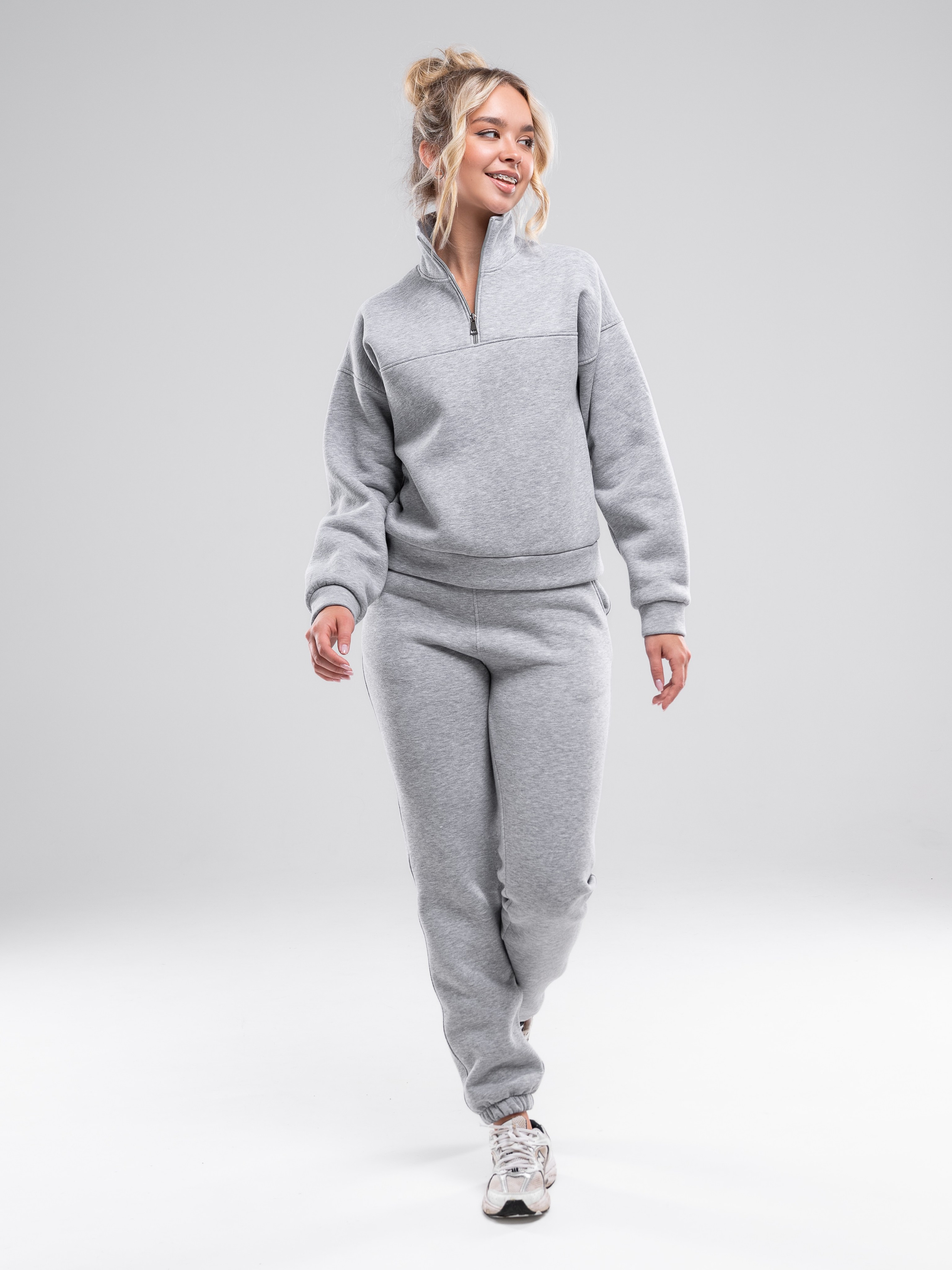 Женские костюмы. Предметный фотограф, фото для маркетплейсов Пятигорск, КМВ