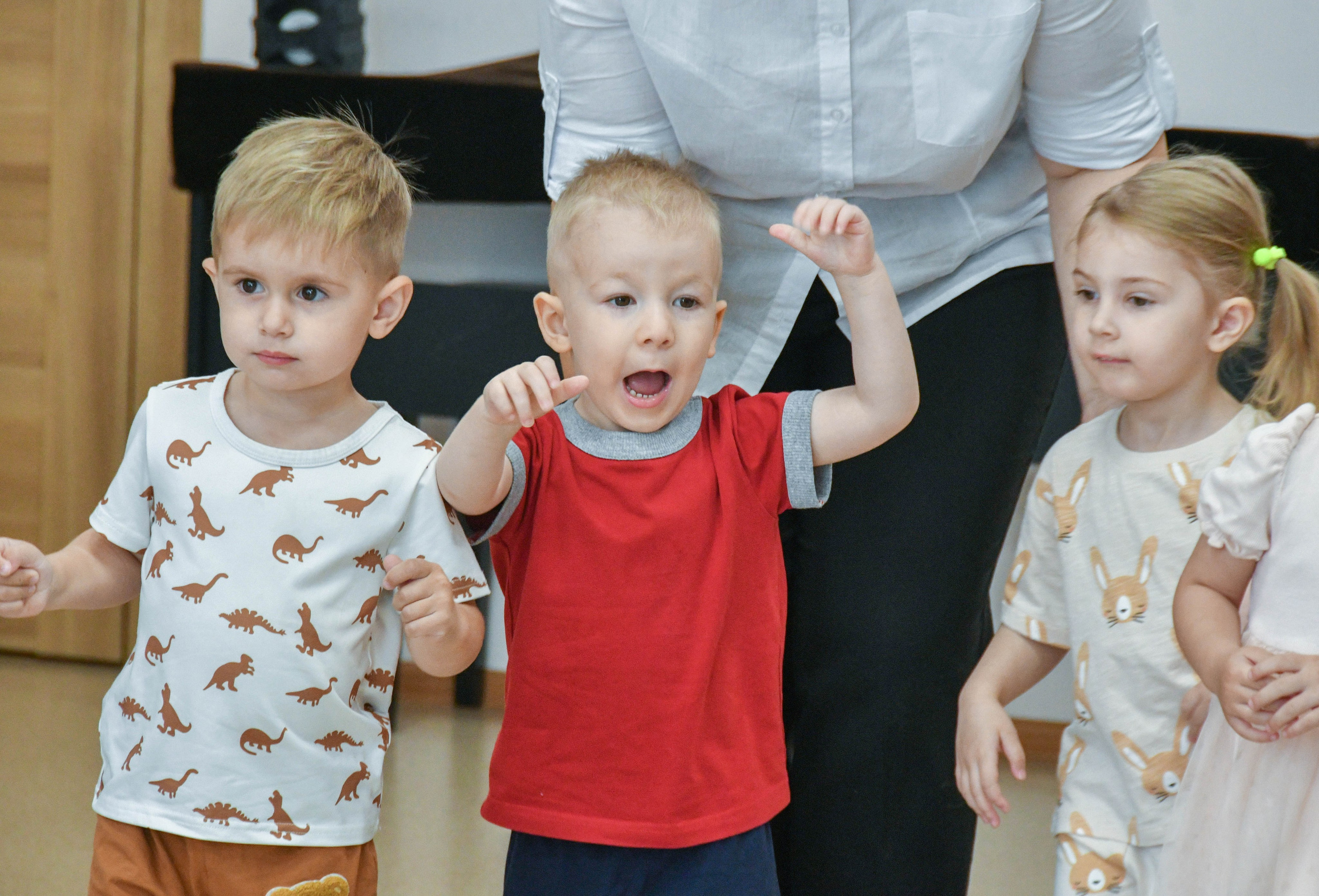 2023 г. День дошкольного работника и прогулка. Репортажный и детский фотограф в Новосибирске