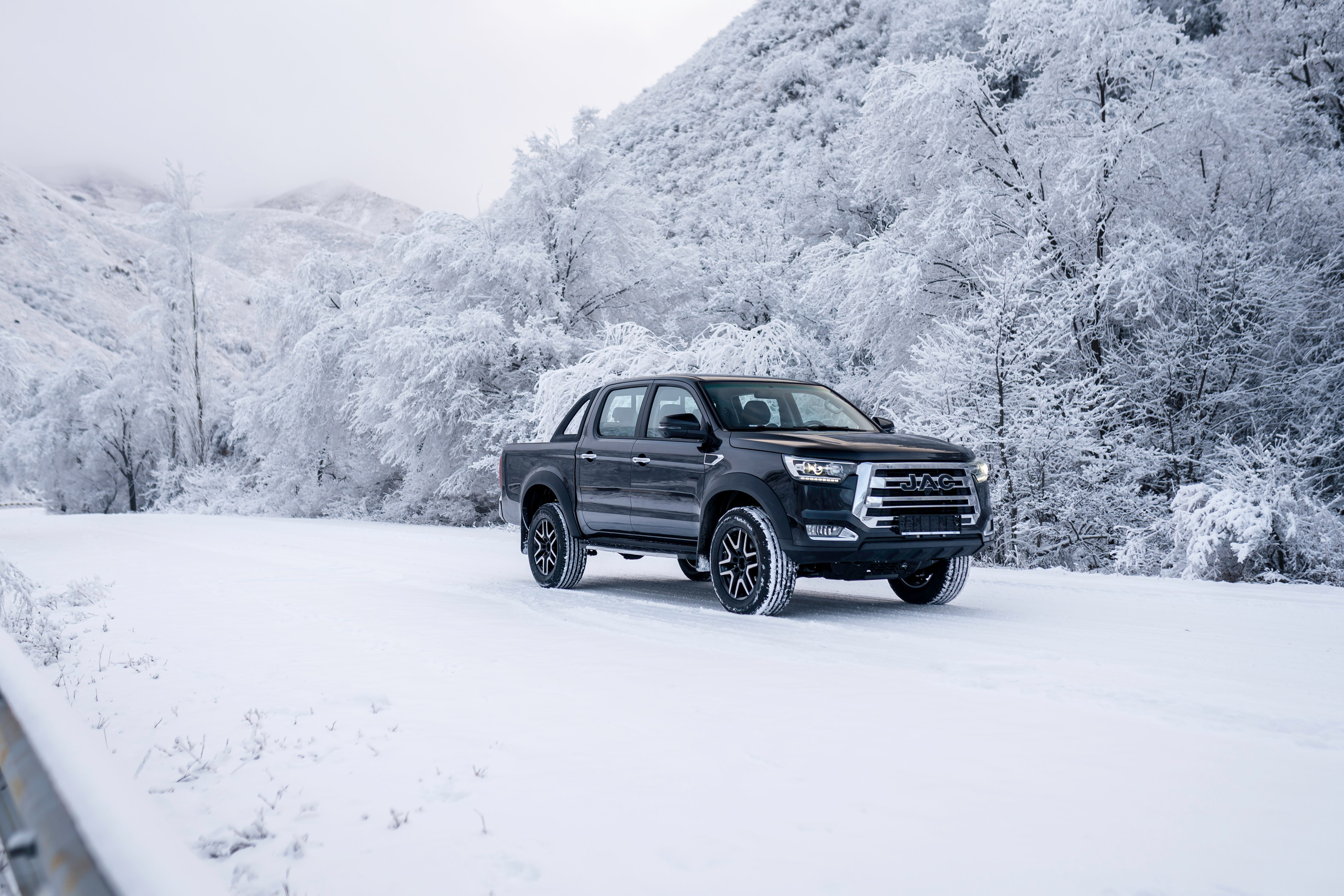 JAC T6. Чен Станислав | Автомобильный фотограф | Алматы, Казахстан