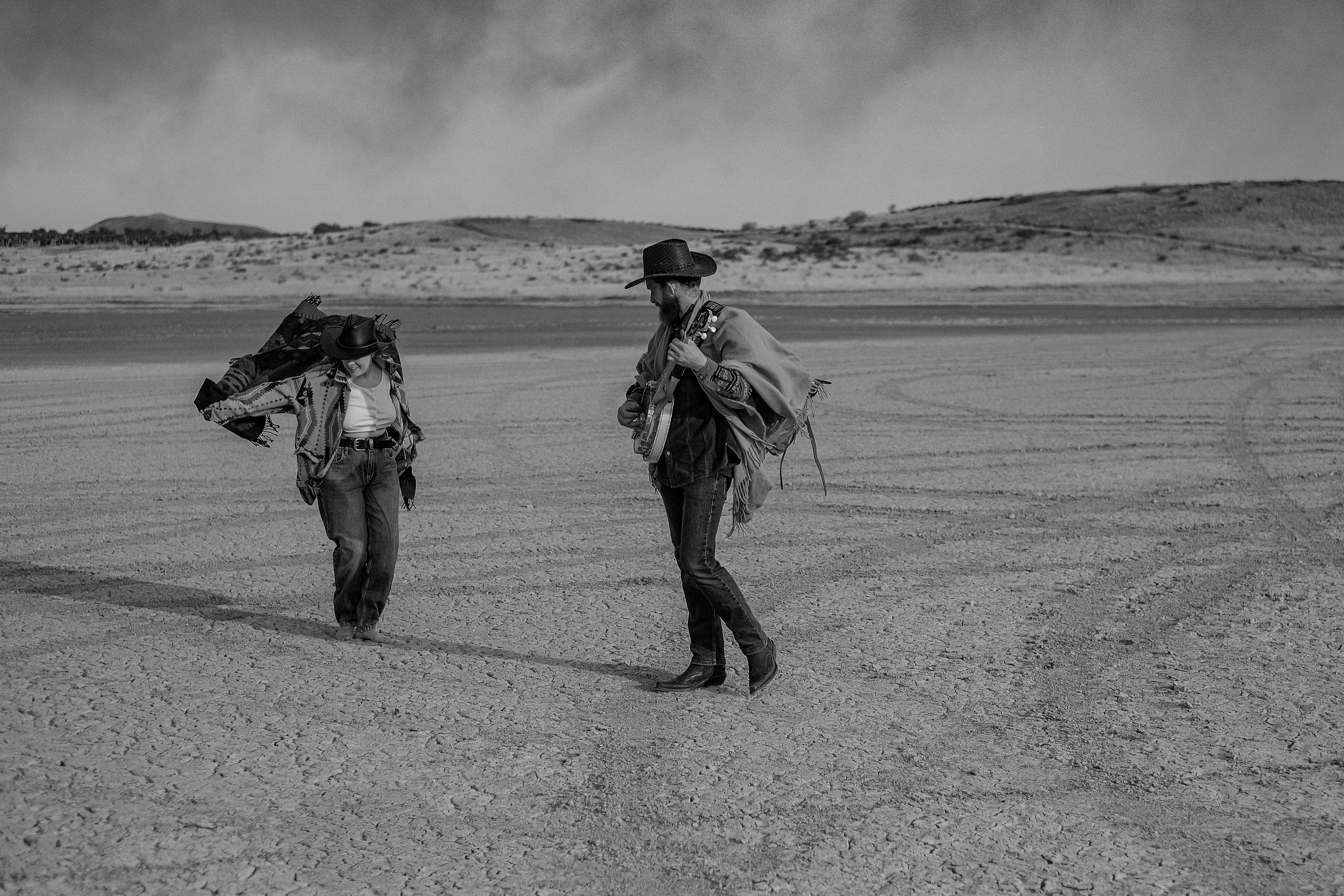 История любви. Дикий запад, ковбойские фильм, лихие ребята, прошлые века, wild west. Профессиональная фотосъемка в Крыму. Натуральные эмоции и живые кадры. Забронируйте дату прямо сейчас!