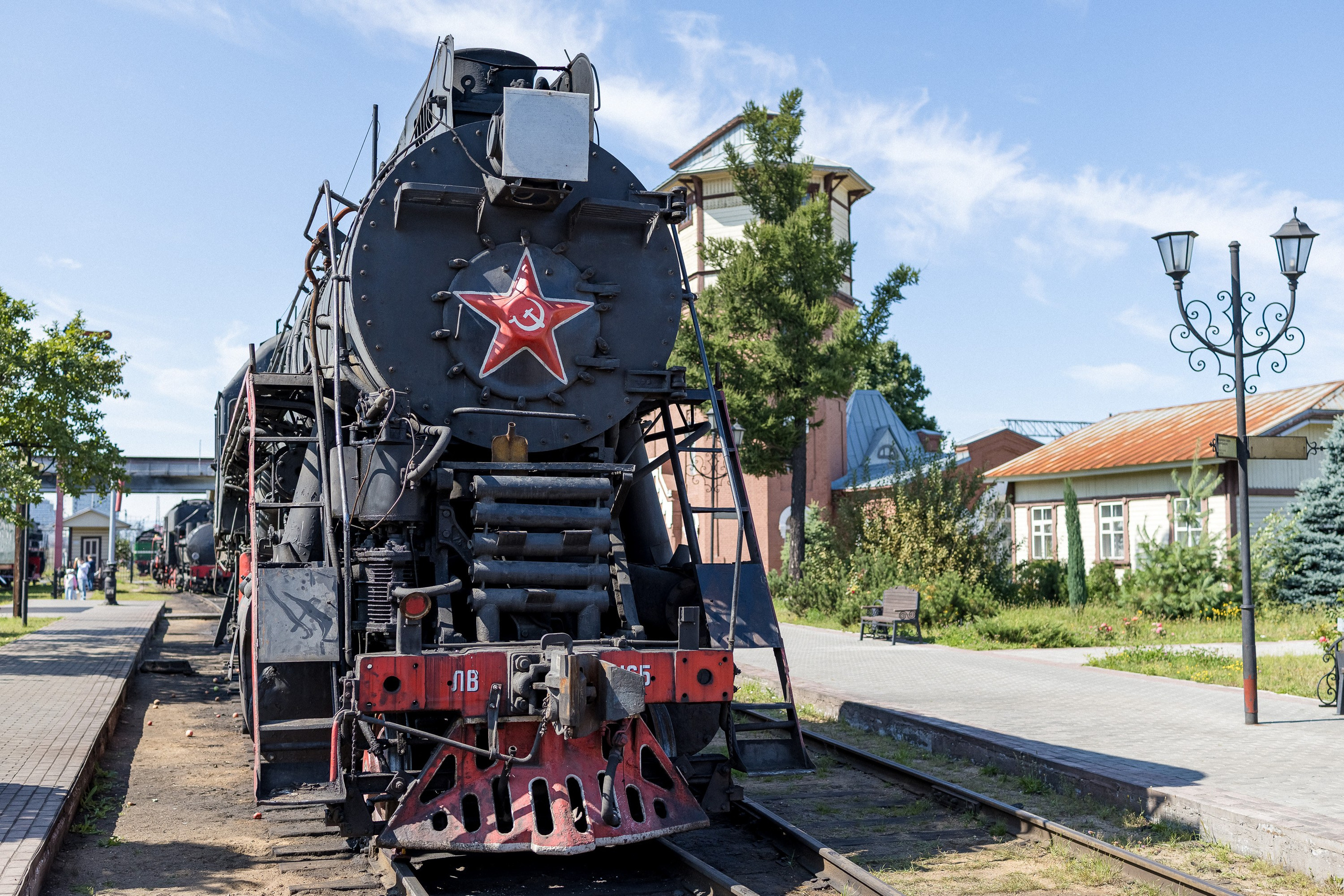 Паровоз со звездой