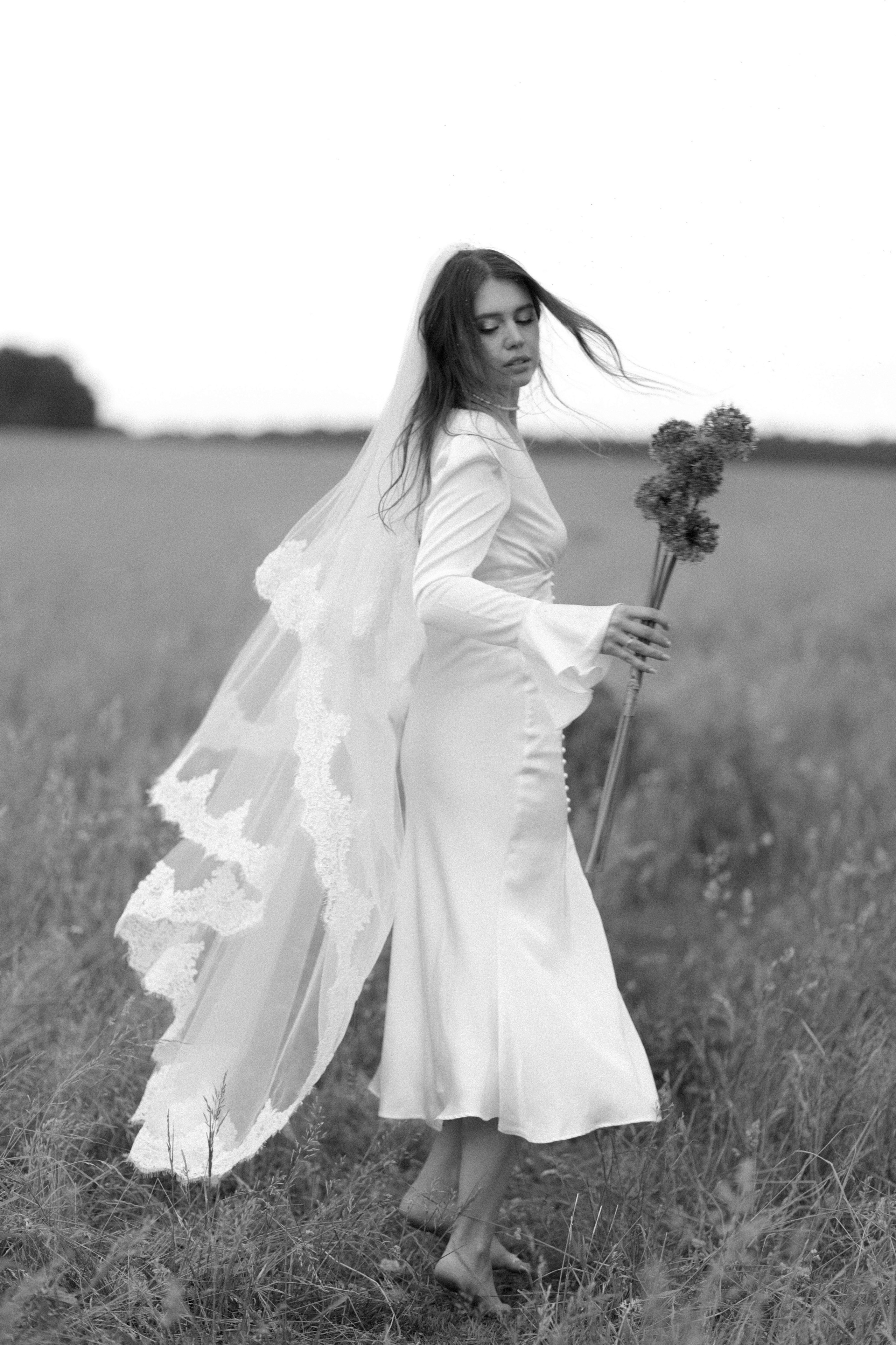 Утро невесты в поле