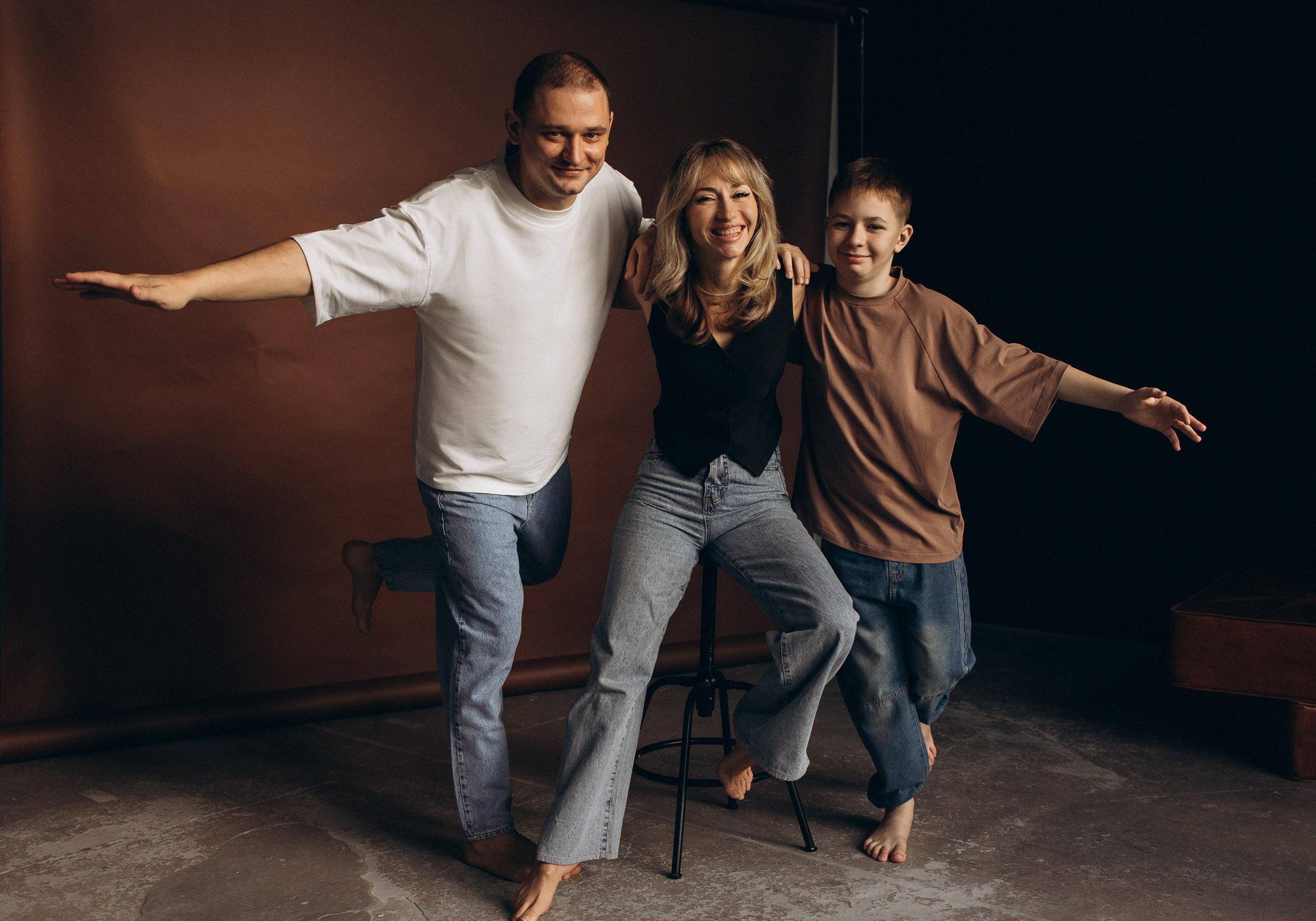 Игорь, Виктория и Макс — зал Натура. Семейный фотограф в Краснодаре Храмова Анна