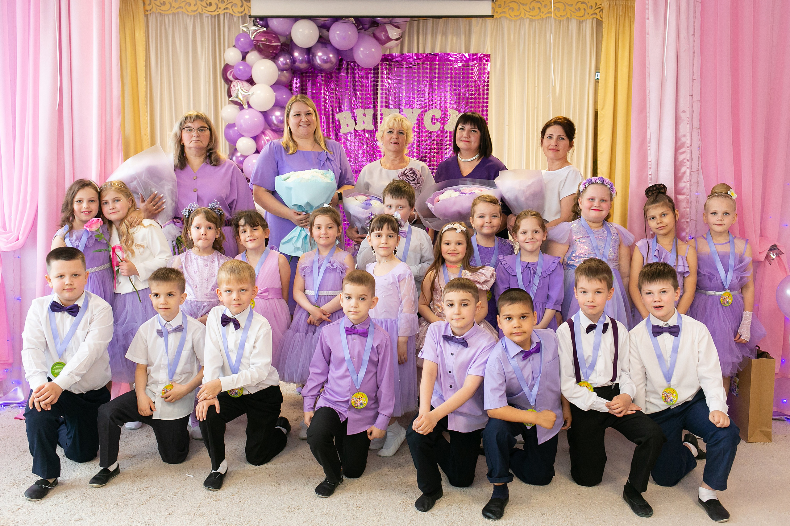 Выпускные и Утренники. Фотограф новорожденных и семейный фотограф НСО г. Бердск Марина Львова