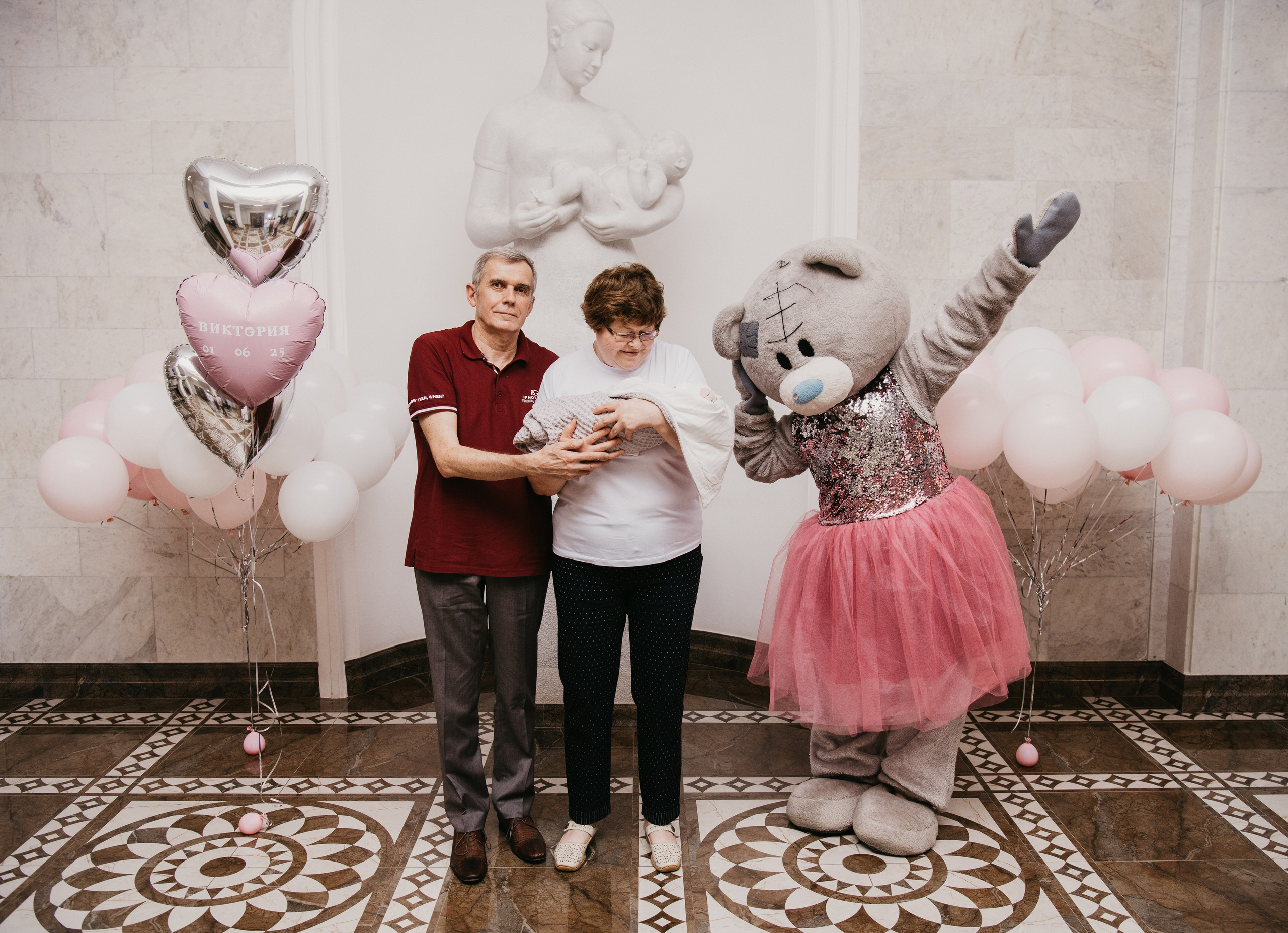 Выписка Виктории. Снегиревка. Фотограф на выписку из роддома в Москве и МО