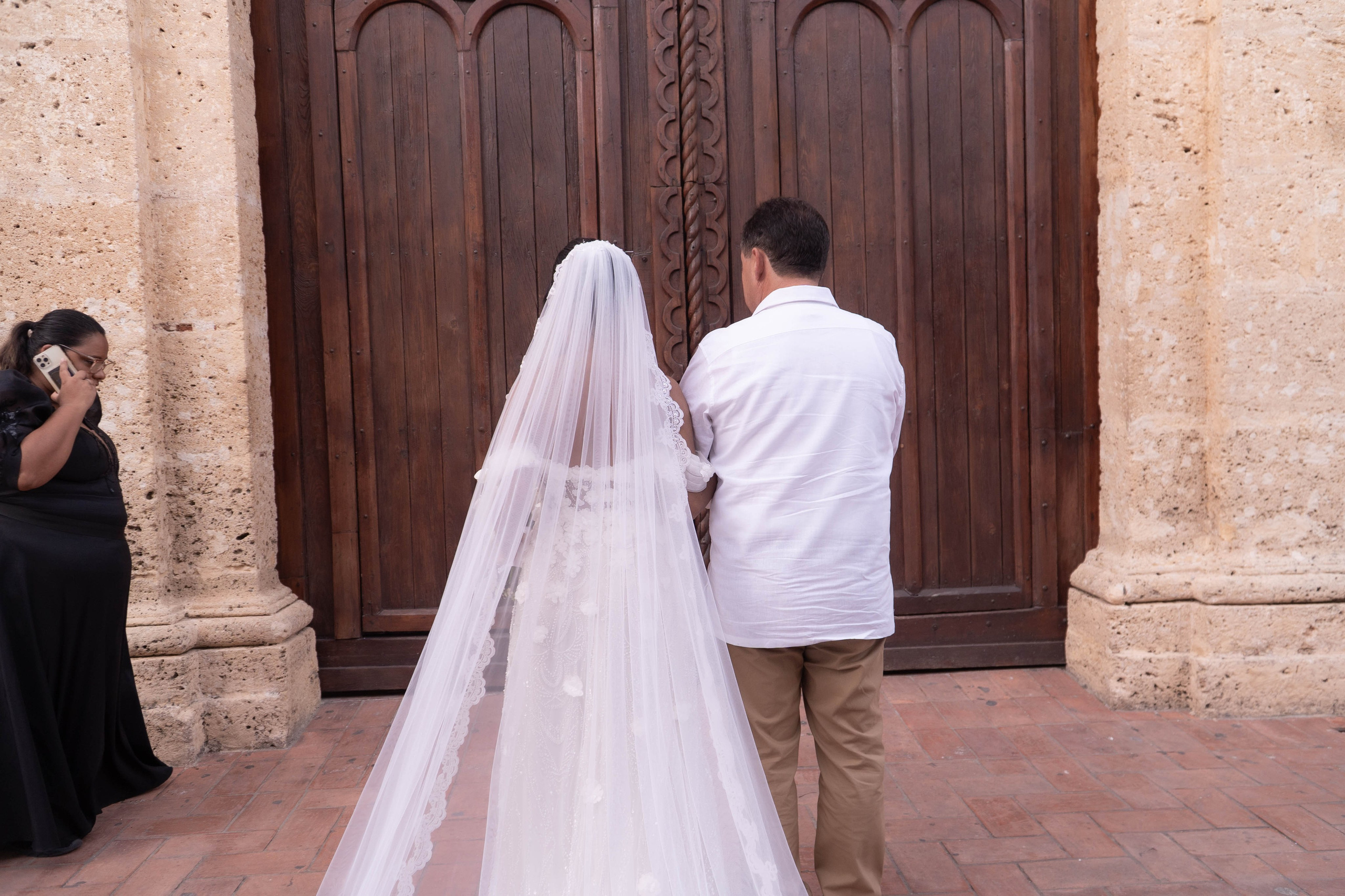Catalina and Romain. Wedding Photographer in Barcelona and Medellin
