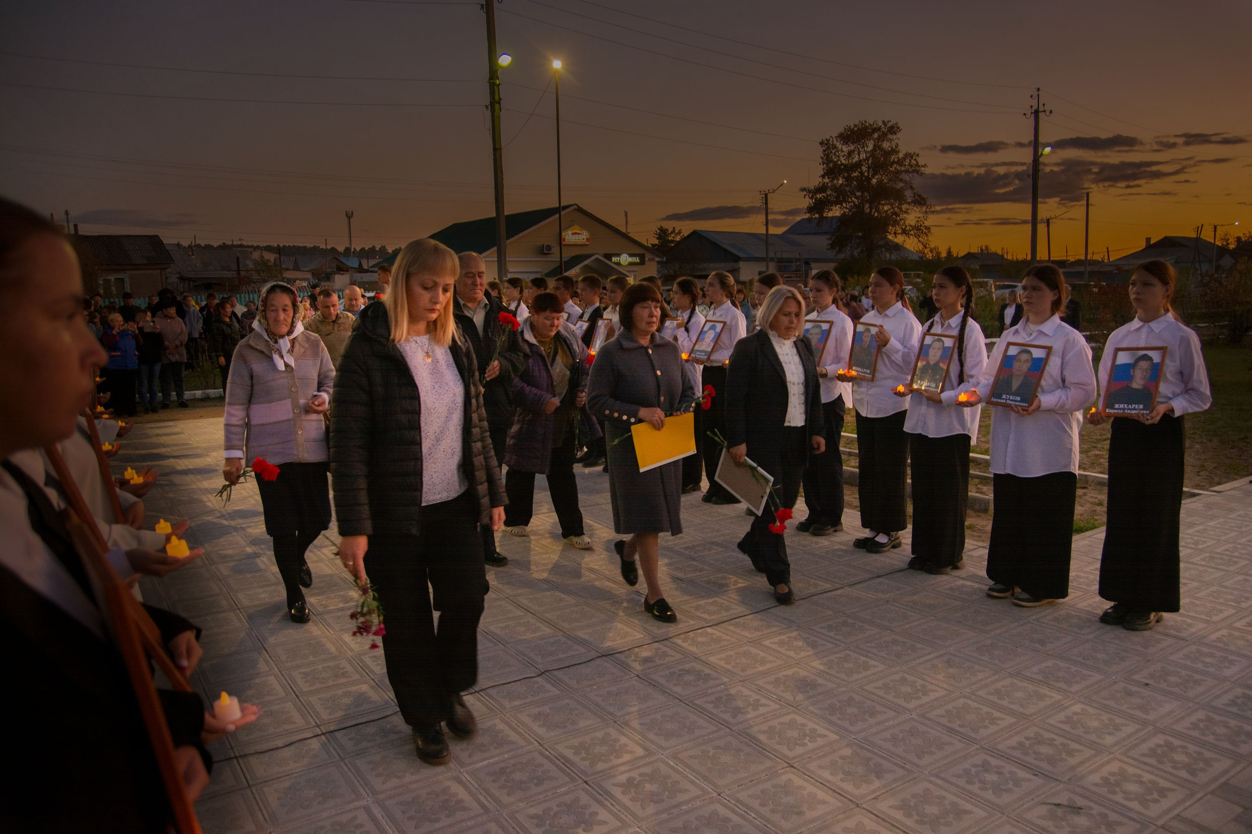 Открытие Памятника. Фотограф широкого профиля Чита-Цасучей