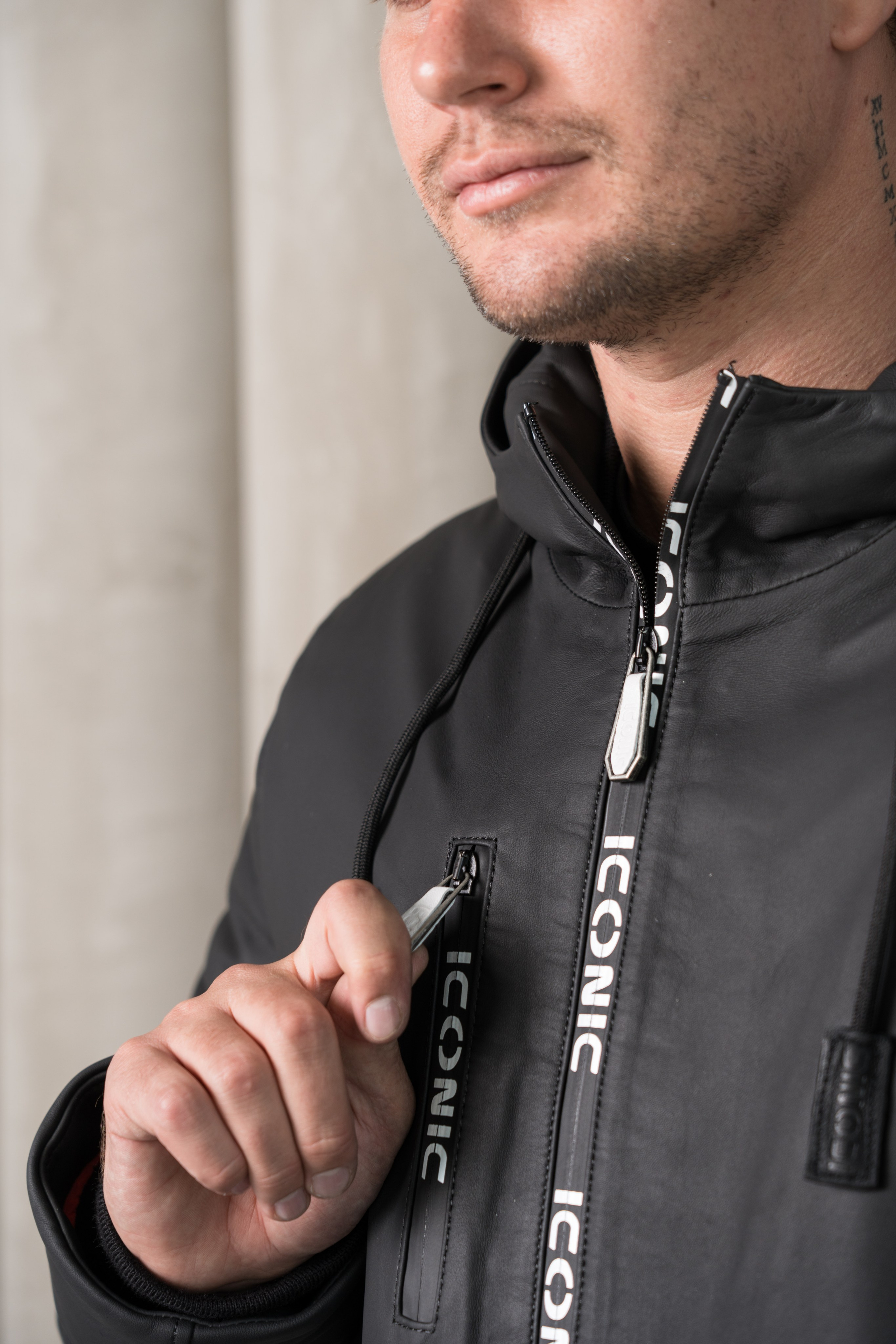 Фотосъемка одежды в Барнауле. Фотограф для бизнеса, маркетплейсов, контента и соцсетей в Барнауле Савинкова Виктория