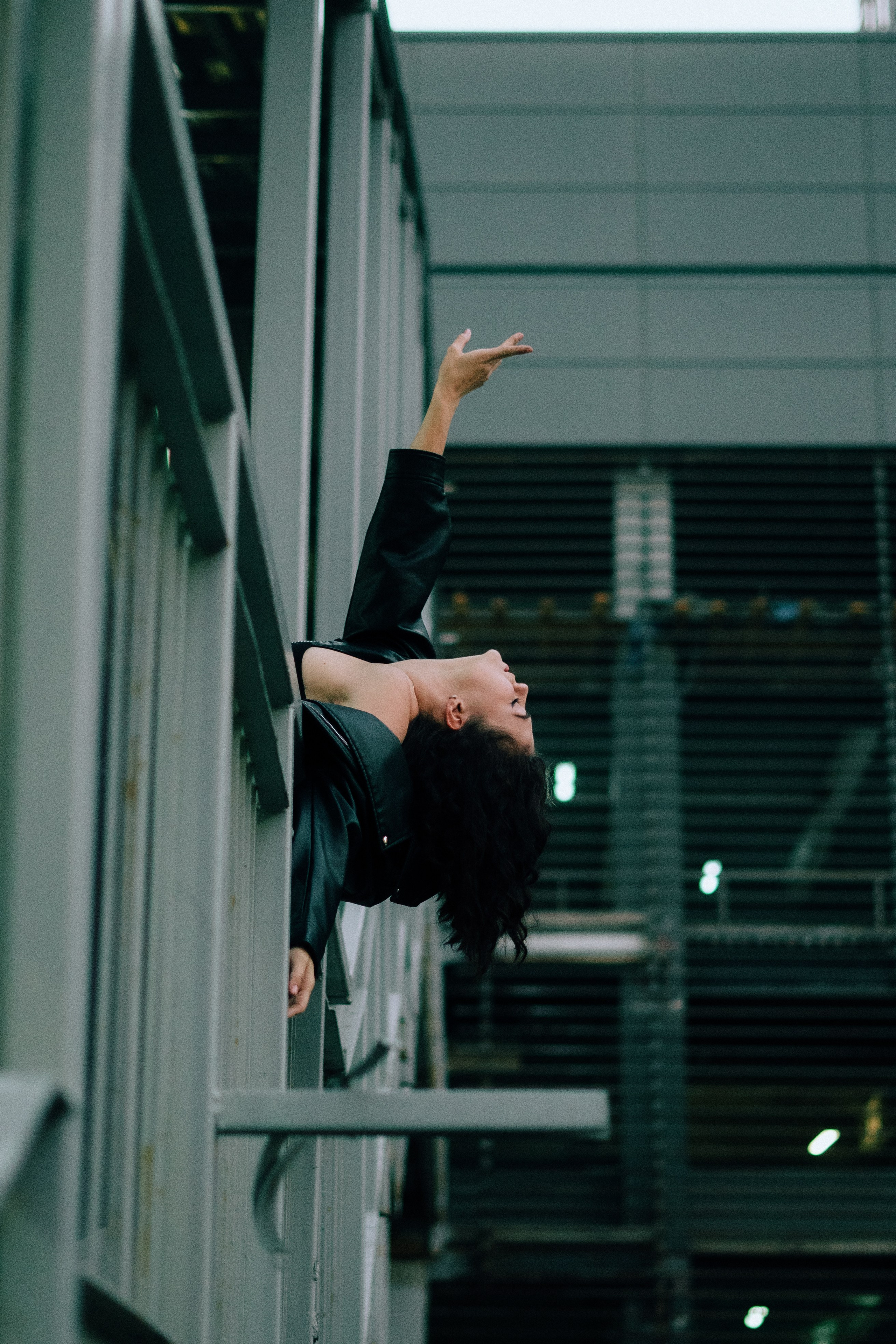 Влада стрит