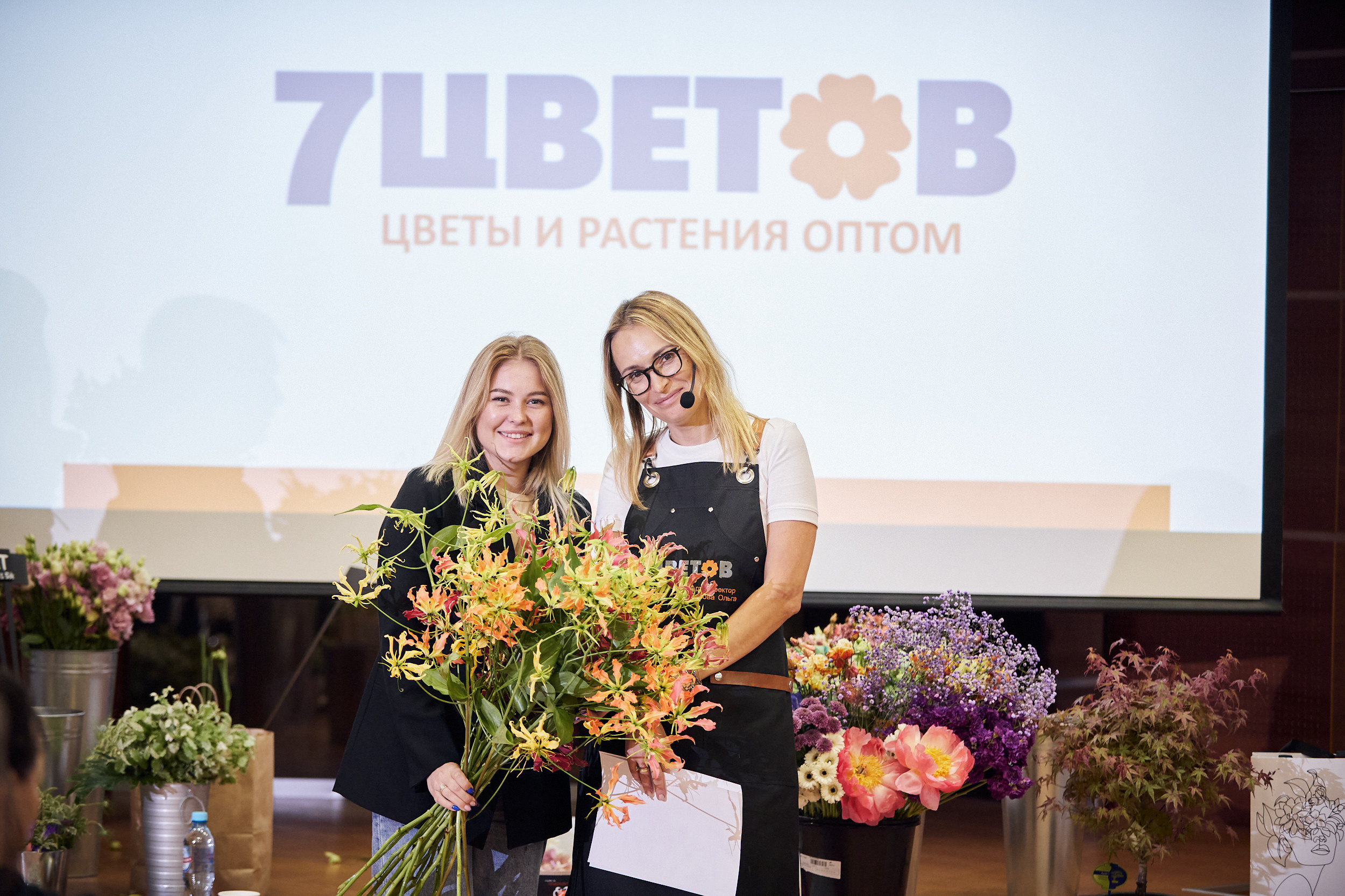 Фотограф на съемку семинара. Контент для бизнеса в Екатеринбурге Полдень Медиа