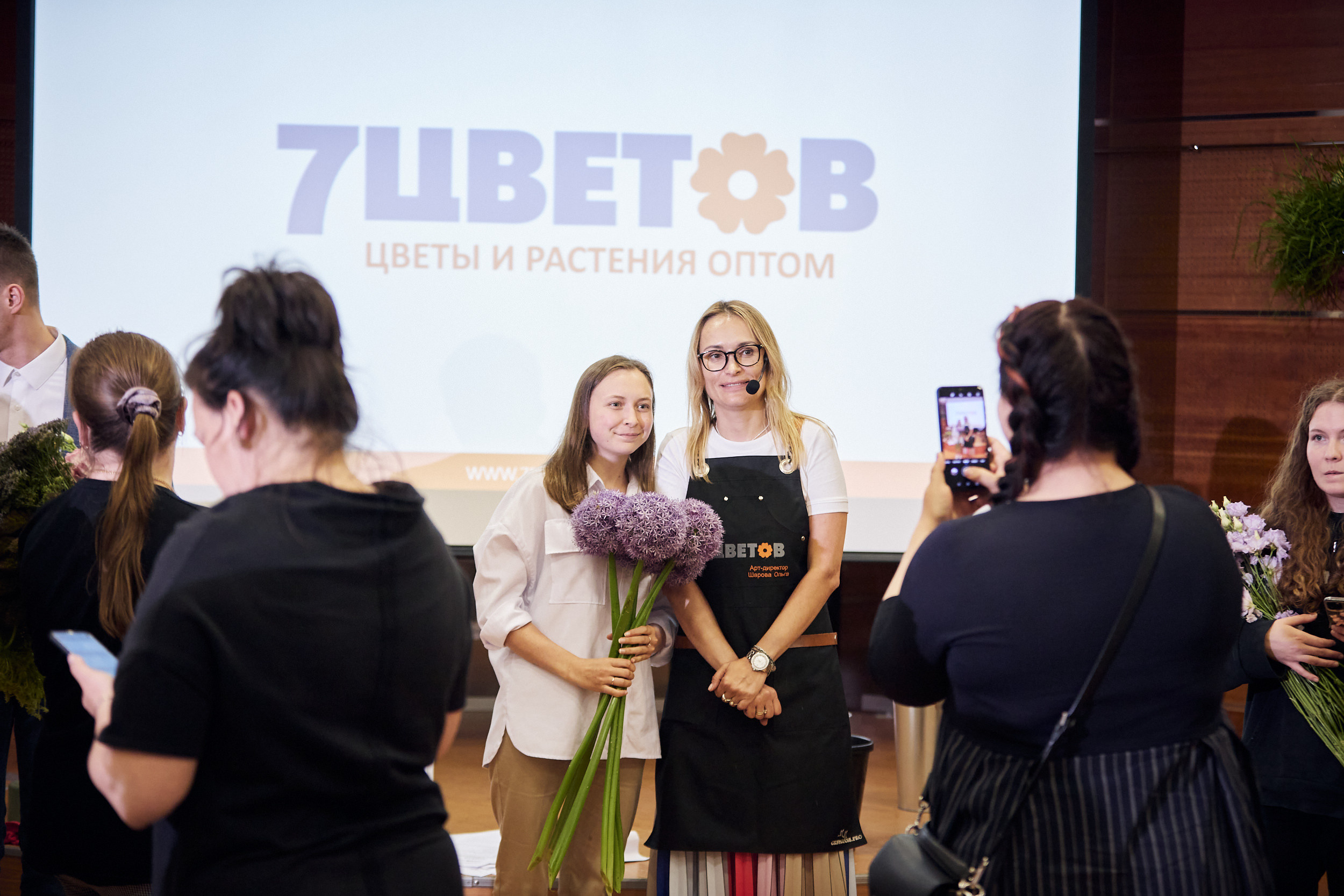 Фотограф на съемку семинара. Контент для бизнеса в Екатеринбурге Полдень Медиа