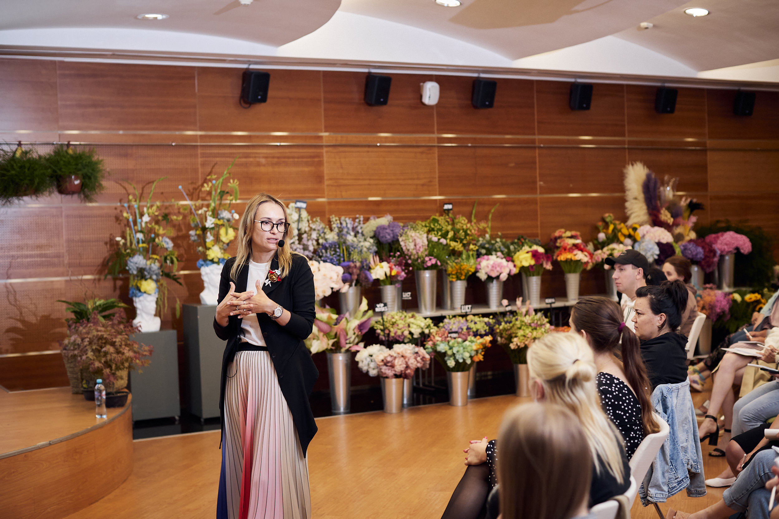 Фотограф на съемку семинара. Контент для бизнеса в Екатеринбурге Полдень Медиа