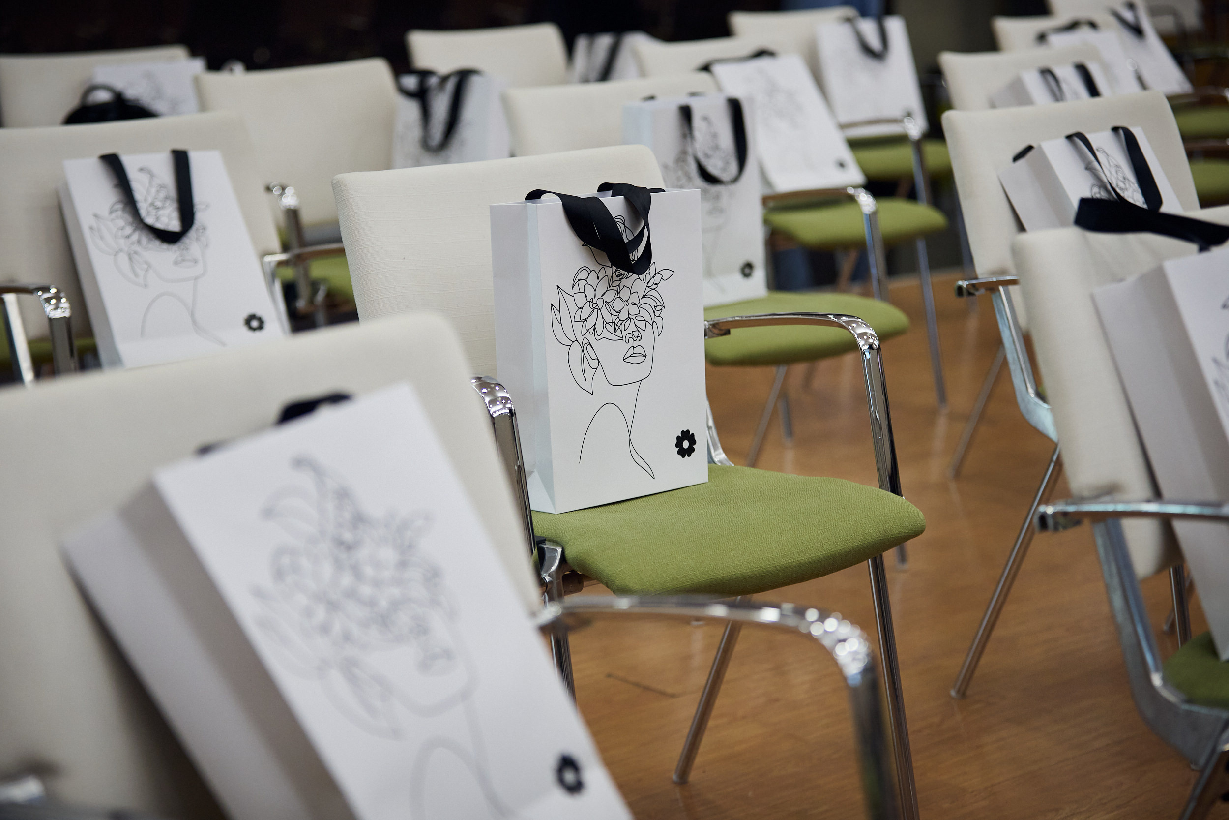 Фотограф на съемку семинара. Контент для бизнеса в Екатеринбурге Полдень Медиа