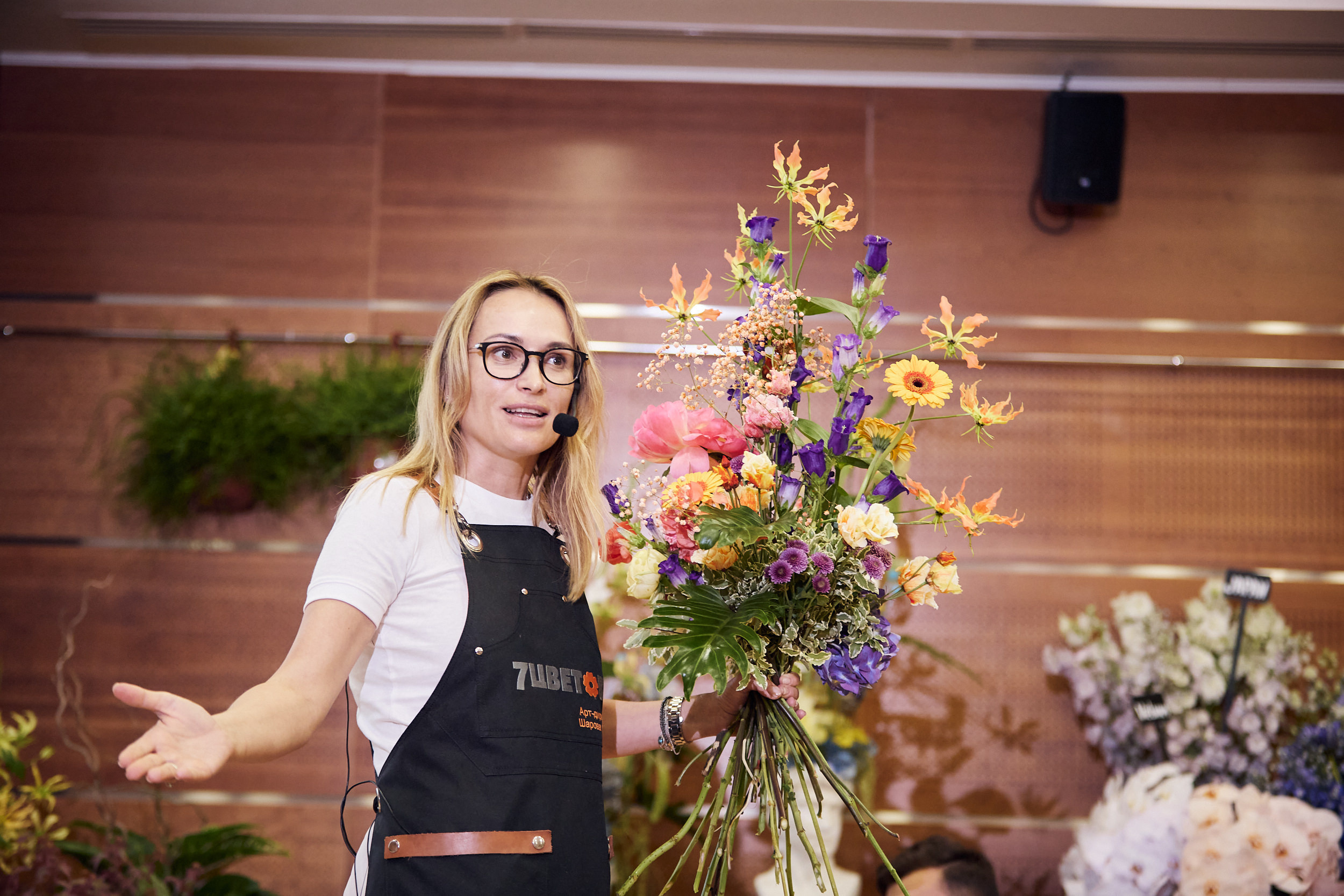 Фотограф на съемку семинара. Контент для бизнеса в Екатеринбурге Полдень Медиа