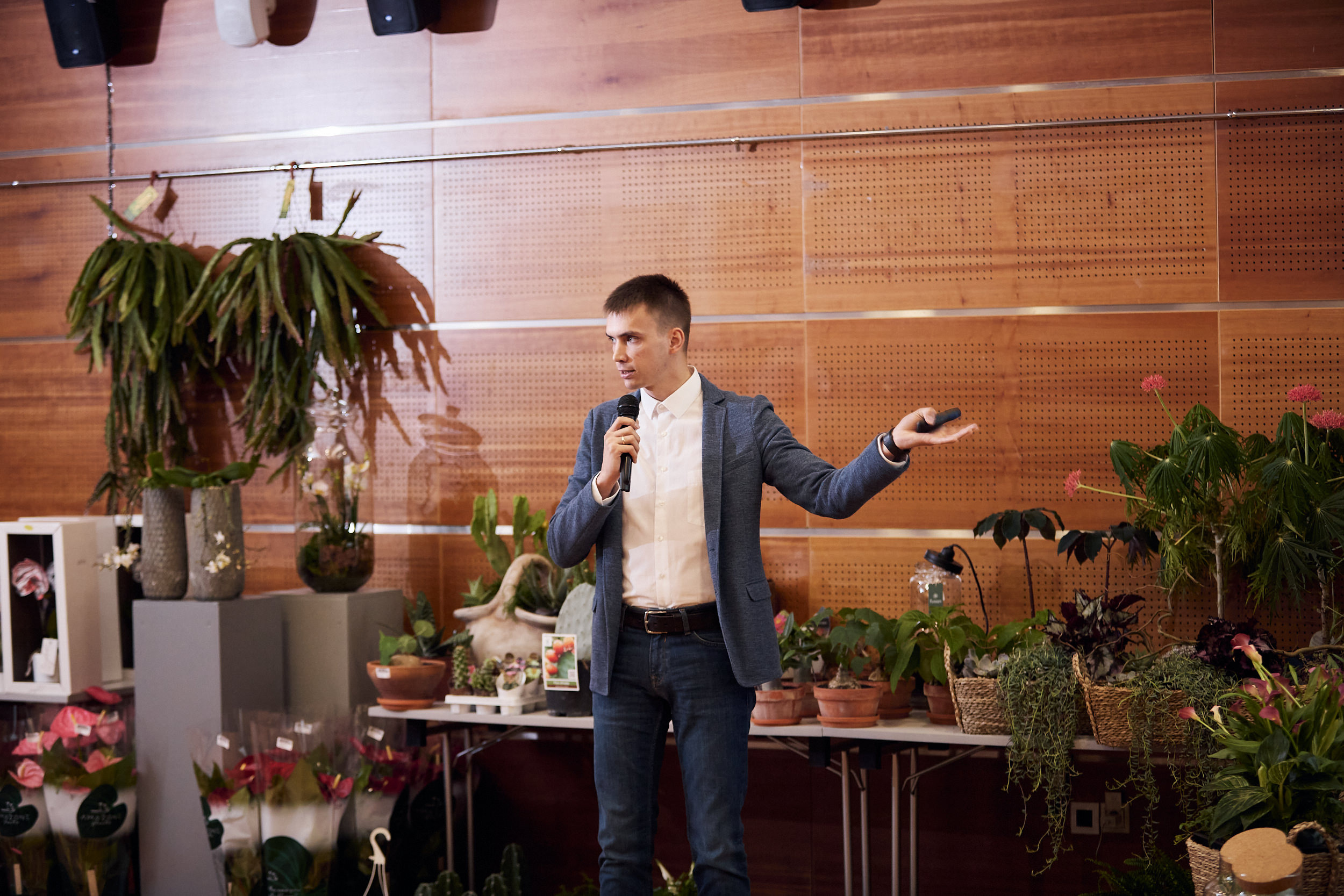 Фотограф на съемку семинара. Контент для бизнеса в Екатеринбурге Полдень Медиа