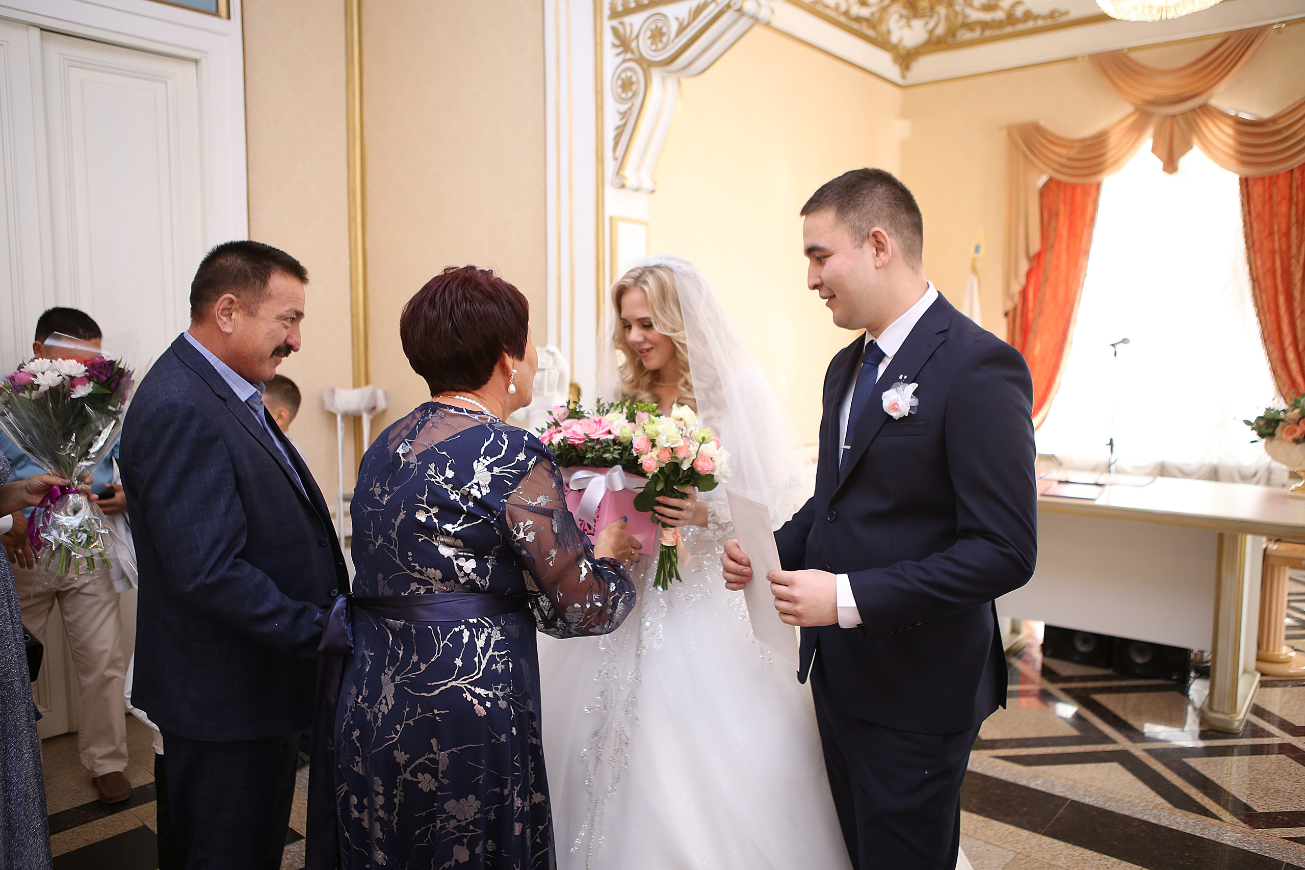 Свадьба: Татьяна и Эдуард (Загс). Свадебный и предметный фотограф Ренат Каламперов