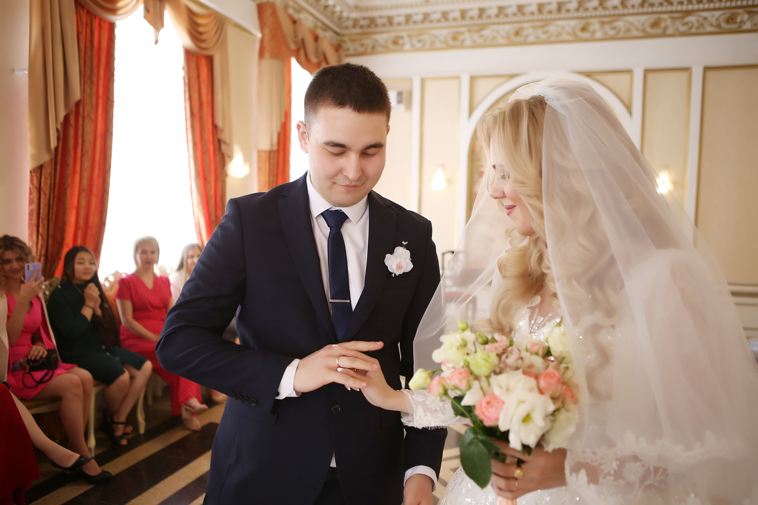 Свадьба: Татьяна и Эдуард (Загс). Свадебный и предметный фотограф Ренат Каламперов