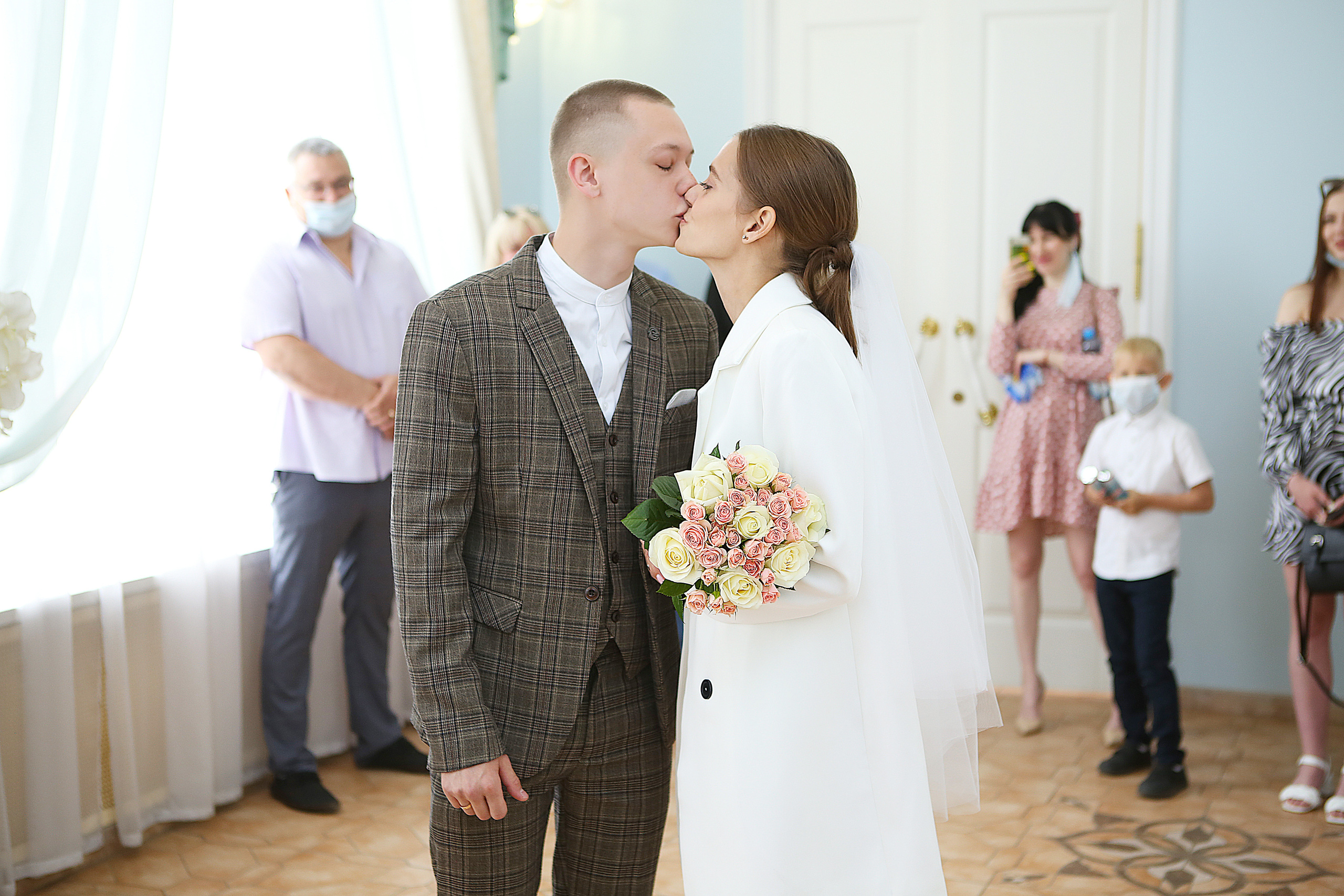 Свадьба: Никита и Ирина (Загс). Свадебный и предметный фотограф Ренат Каламперов