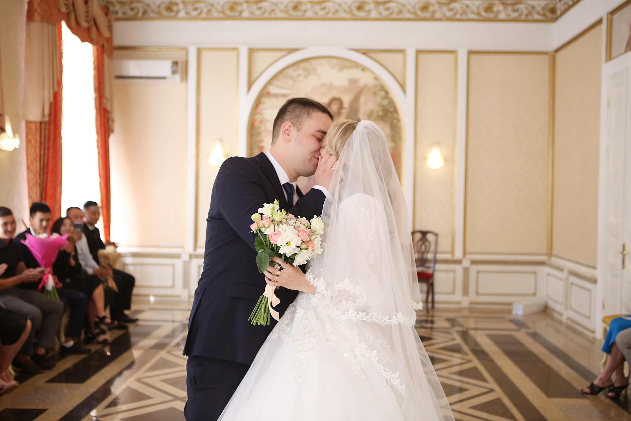 Свадьба: Татьяна и Эдуард (Загс). Свадебный и предметный фотограф Ренат Каламперов