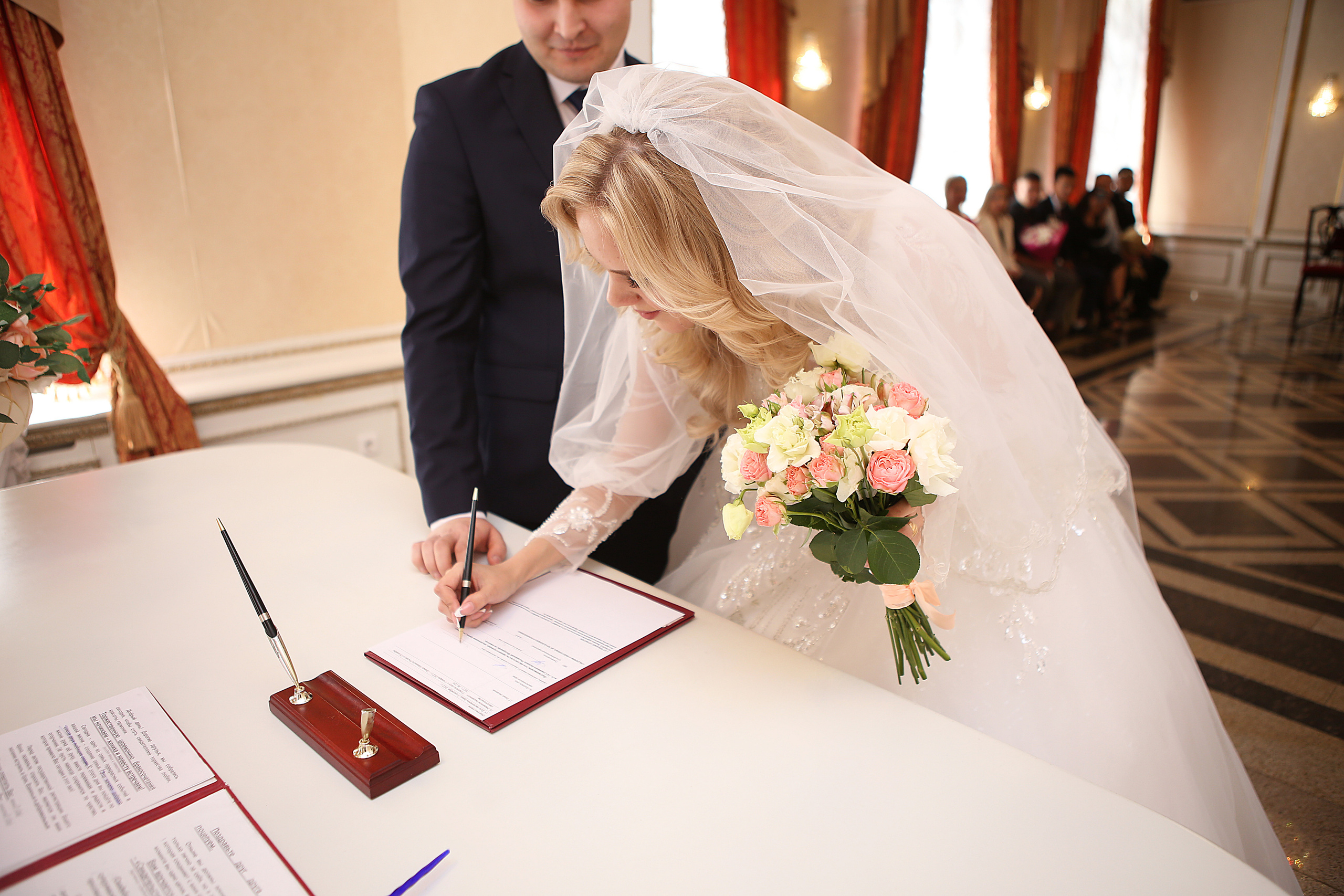 Свадьба: Татьяна и Эдуард (Загс). Свадебный и предметный фотограф Ренат Каламперов