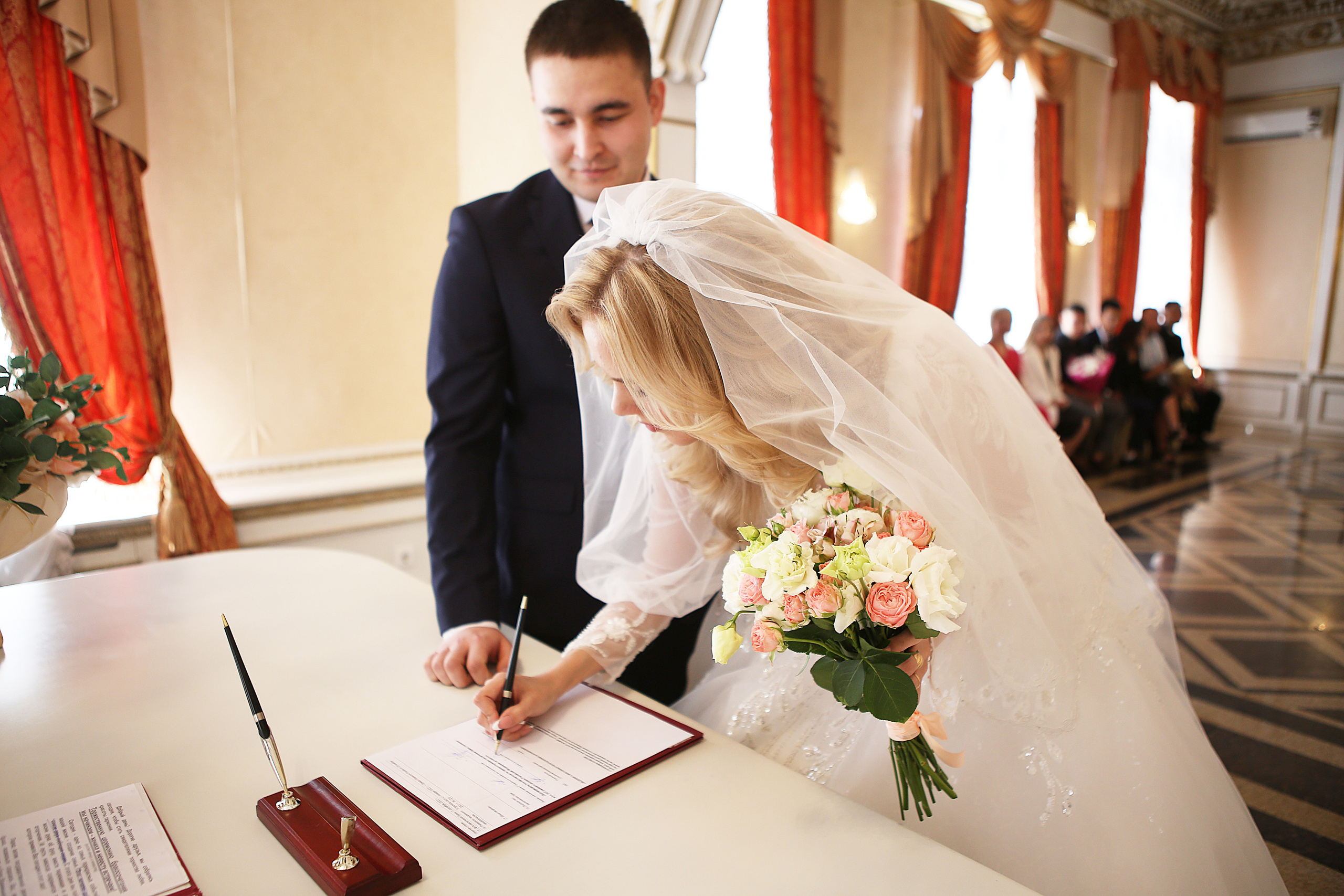Свадьба: Татьяна и Эдуард (Загс). Свадебный и предметный фотограф Ренат Каламперов