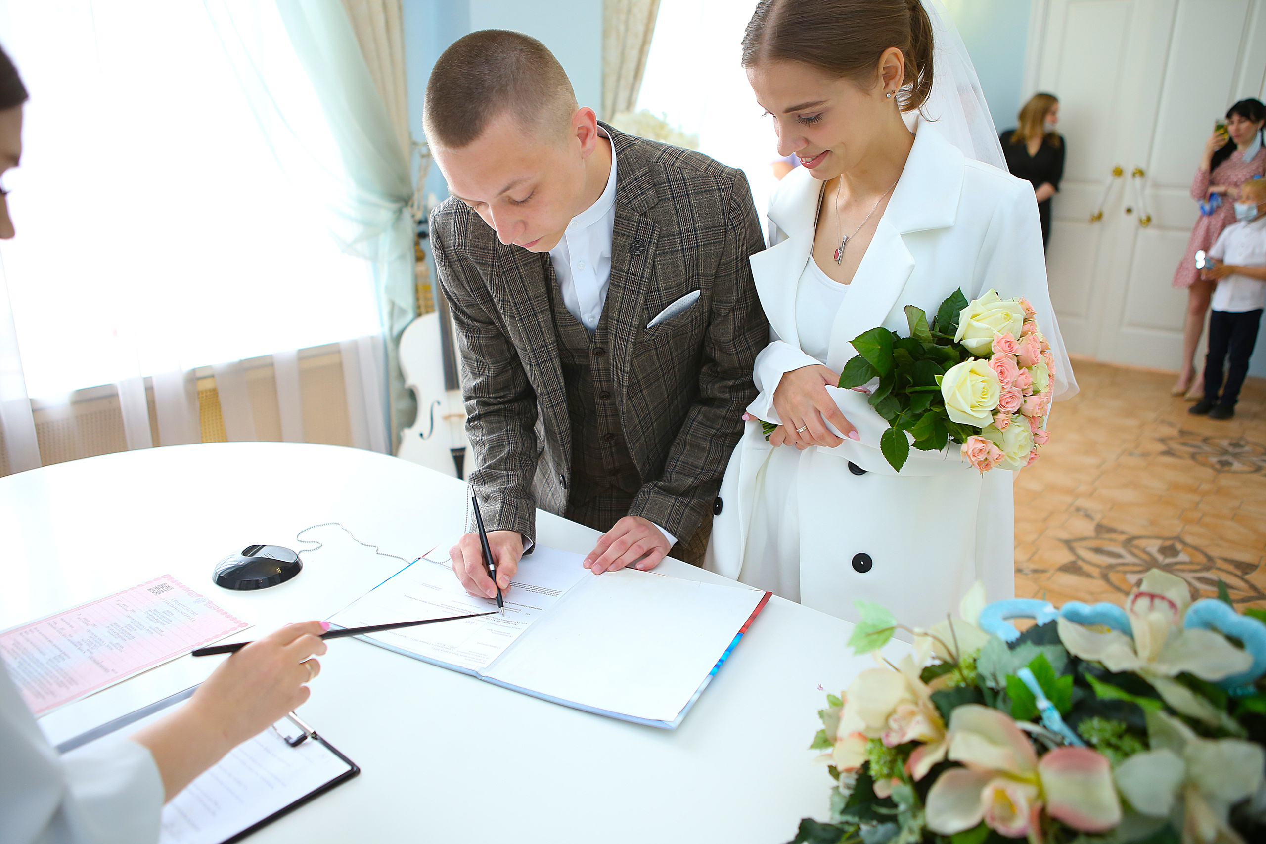 Свадьба: Никита и Ирина (Загс). Свадебный и предметный фотограф Ренат Каламперов