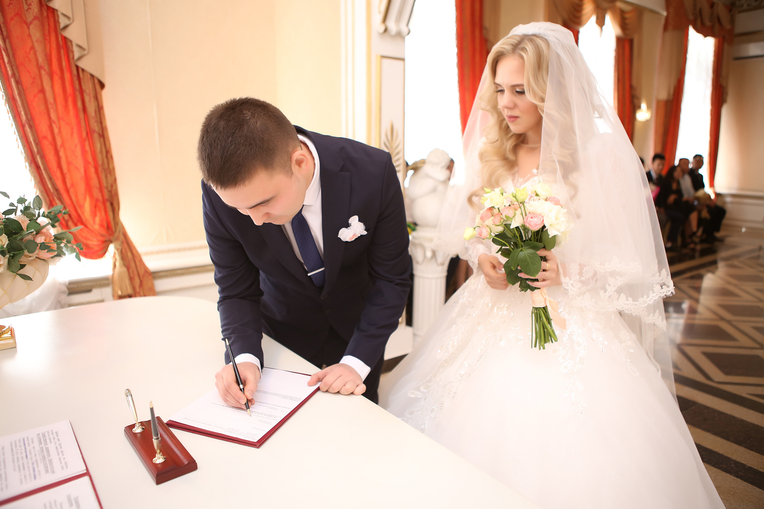 Свадьба: Татьяна и Эдуард (Загс). Свадебный и предметный фотограф Ренат Каламперов