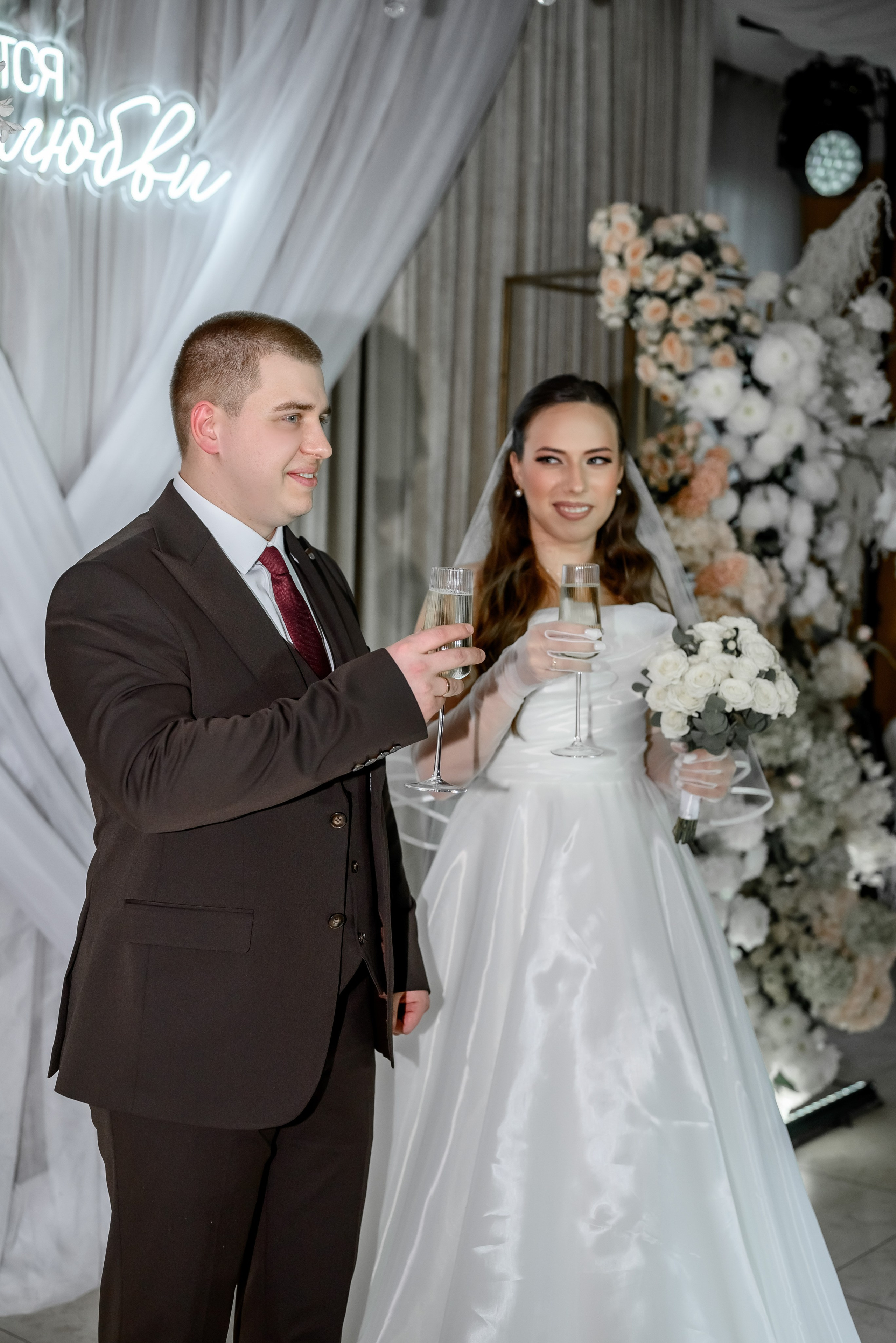 Юлия и Денис. Юлия Басня семейный и свадебный фотограф в Донецке