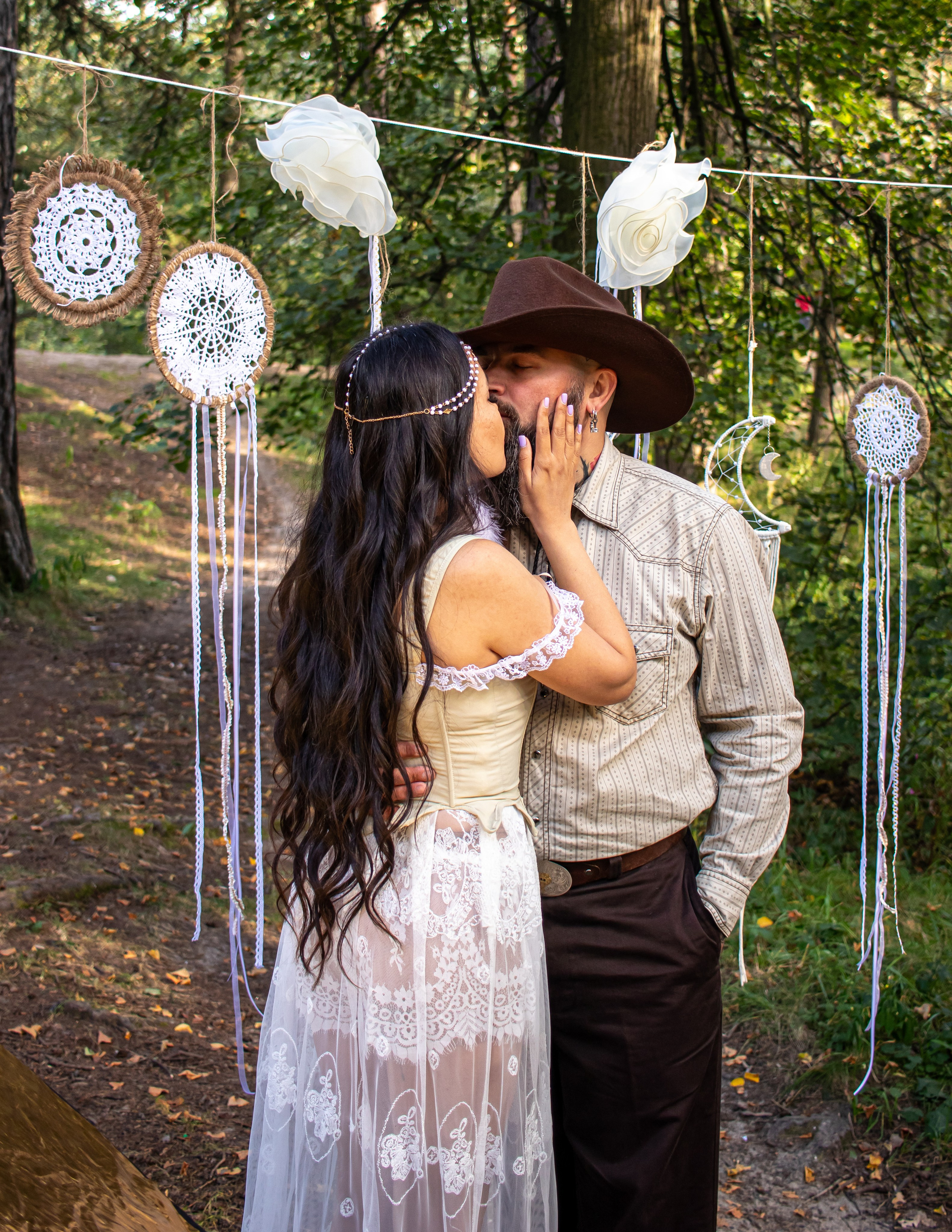 Парная фотосессия в бохо-стиле в лесу • фотограф Карасёва Елена